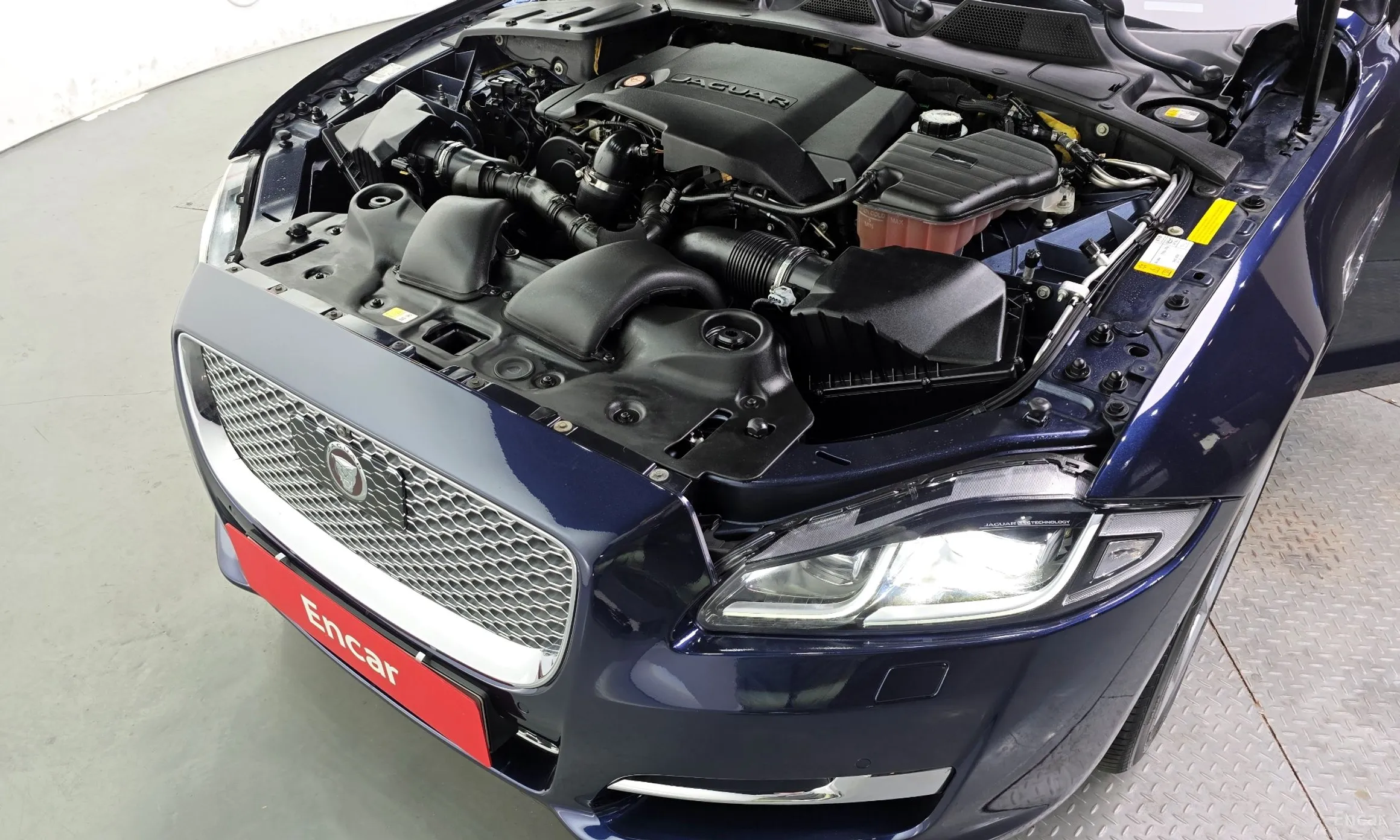 Jaguar All New XJ превью 6