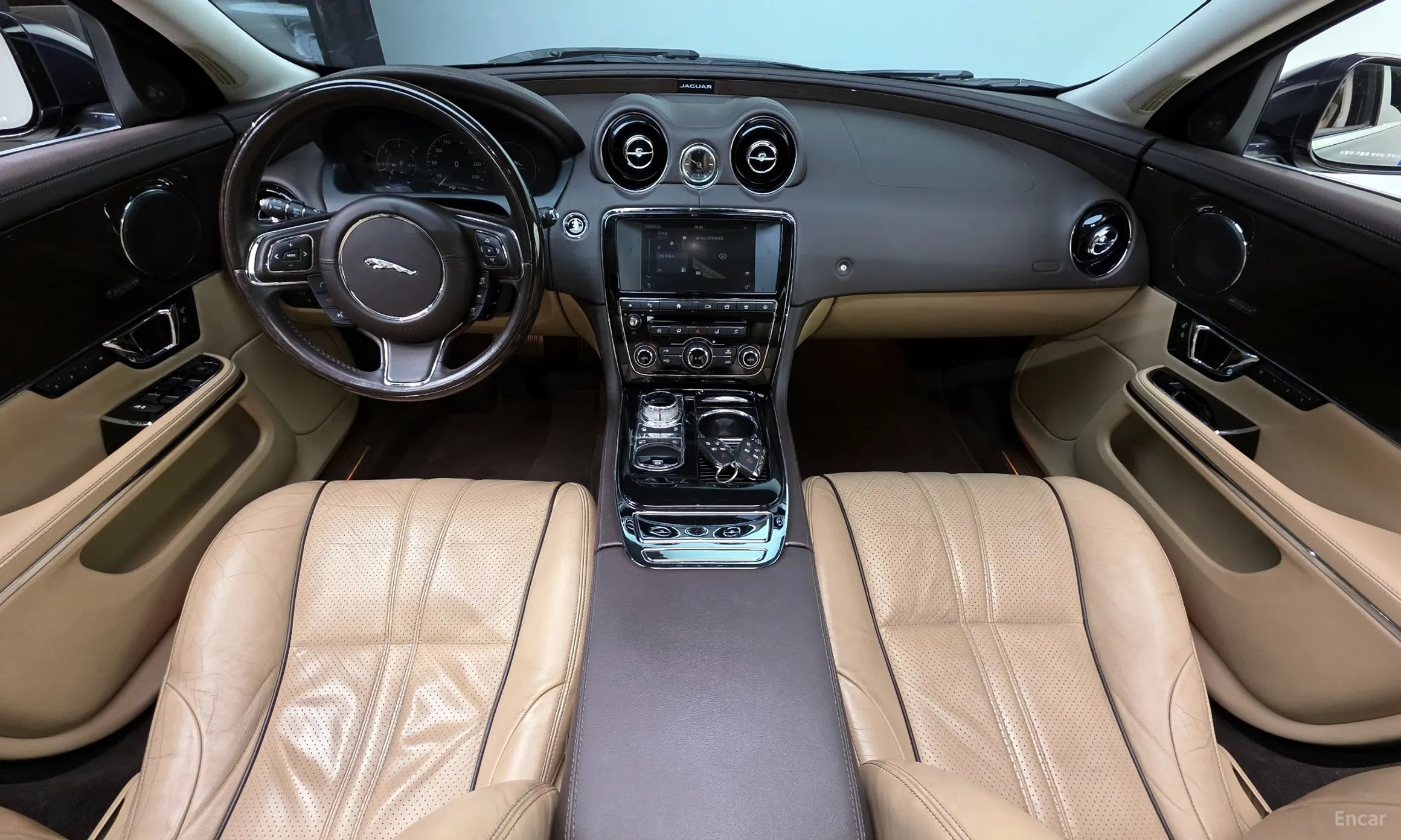 Jaguar All New XJ превью 7