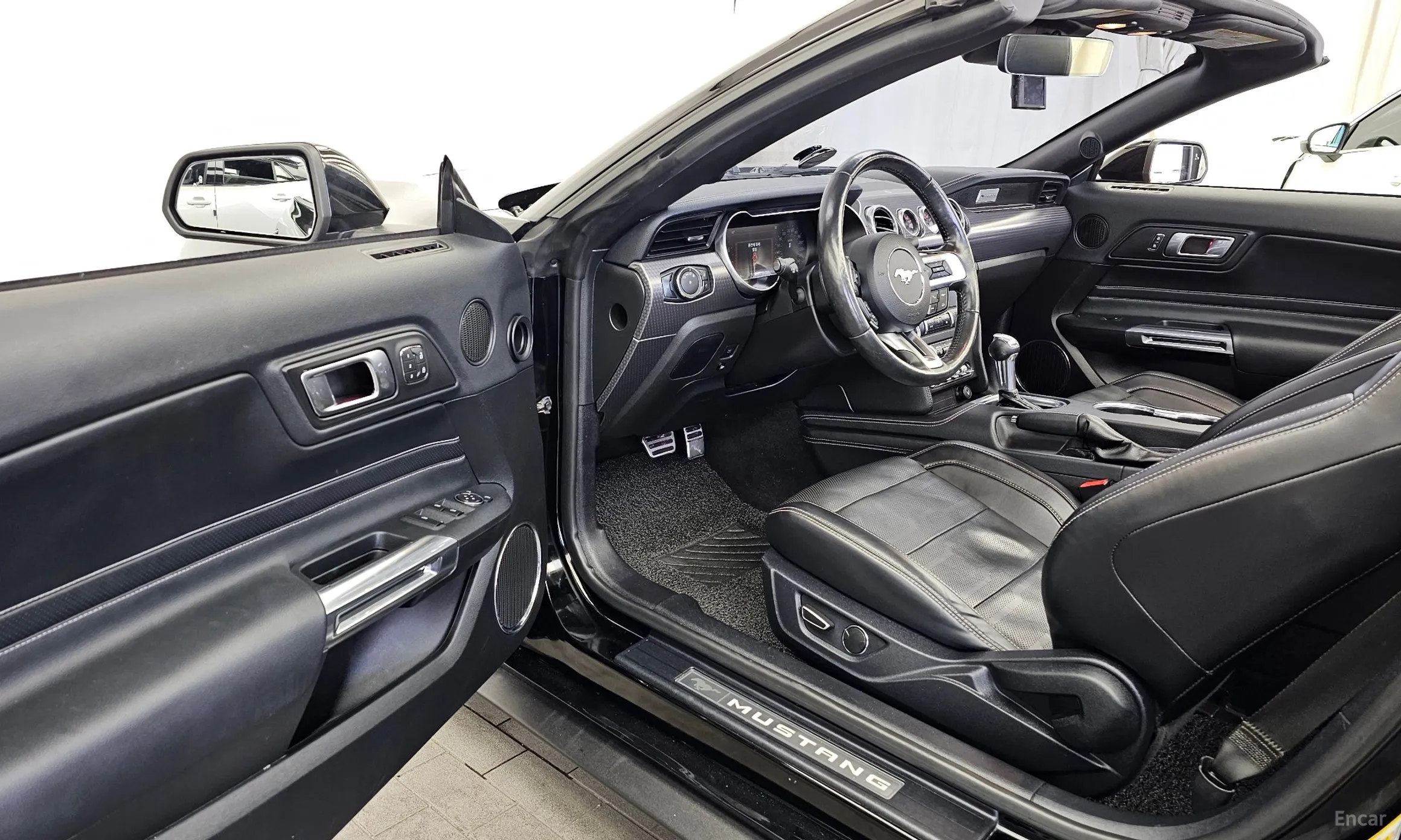 Ford Mustang превью 10