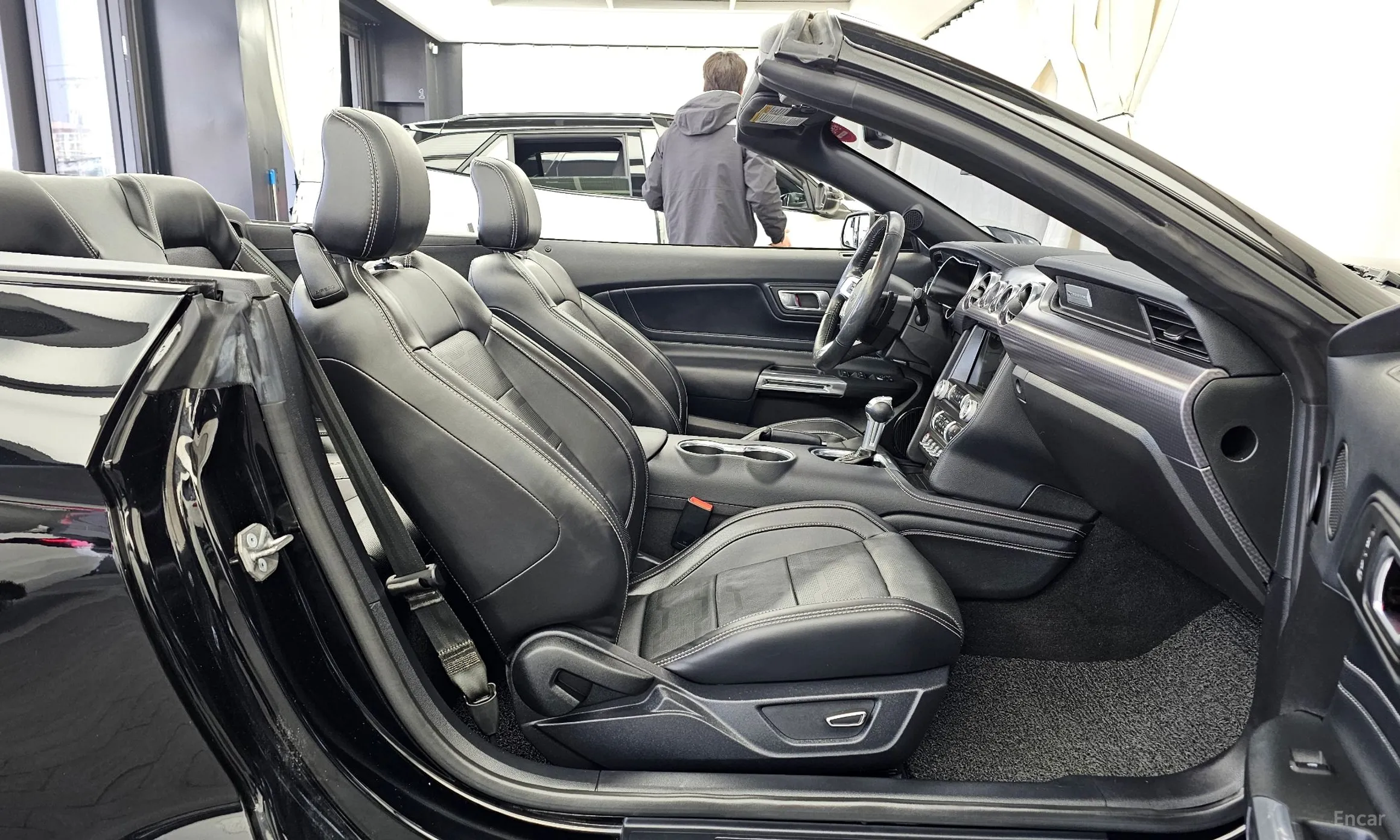 Ford Mustang превью 11