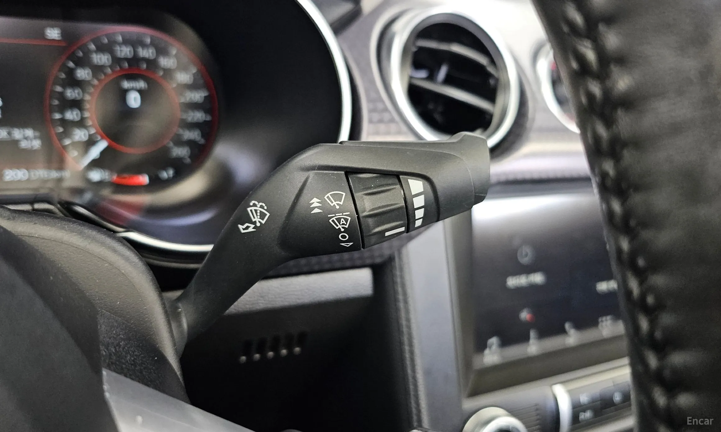 Ford Mustang превью 17
