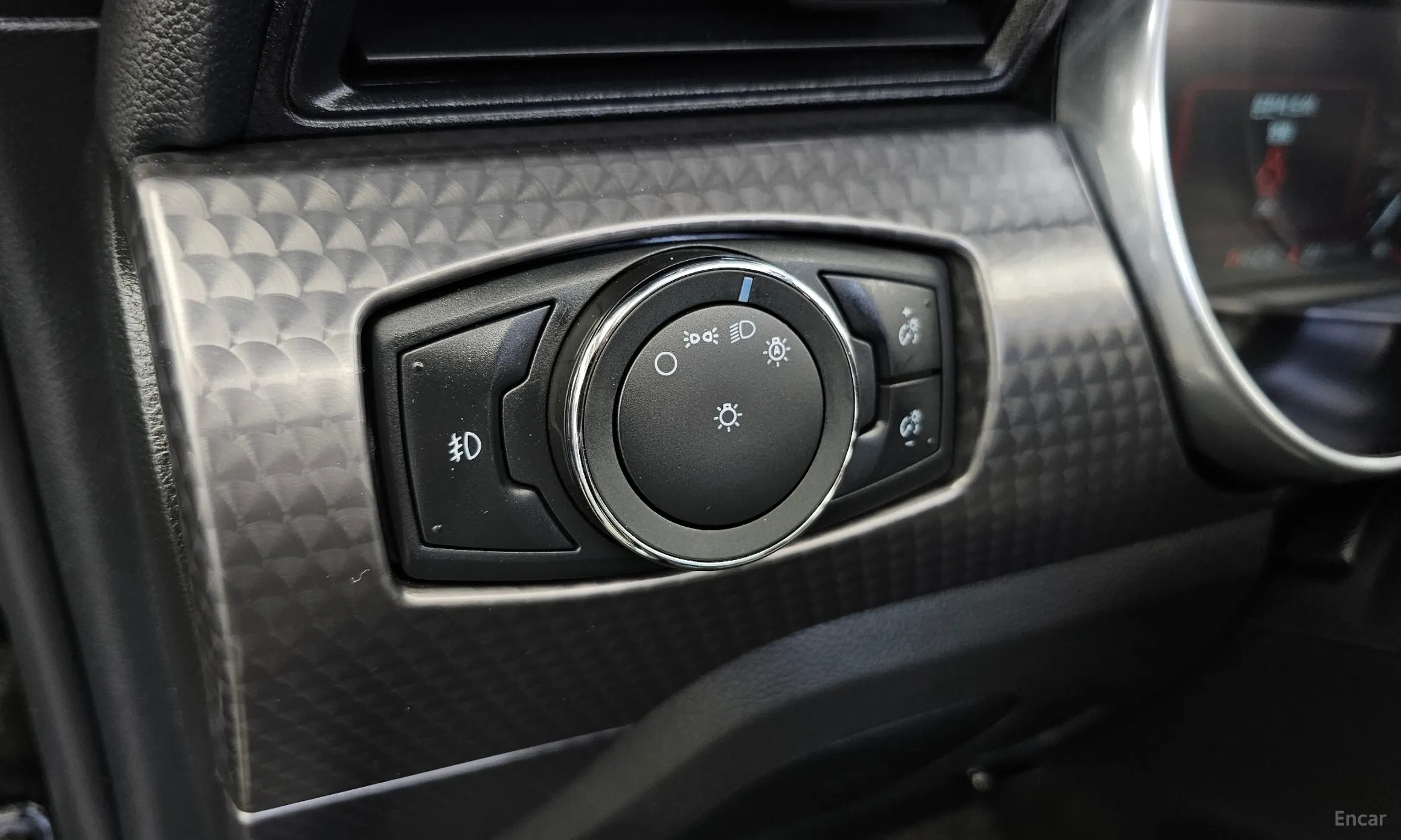 Ford Mustang превью 19