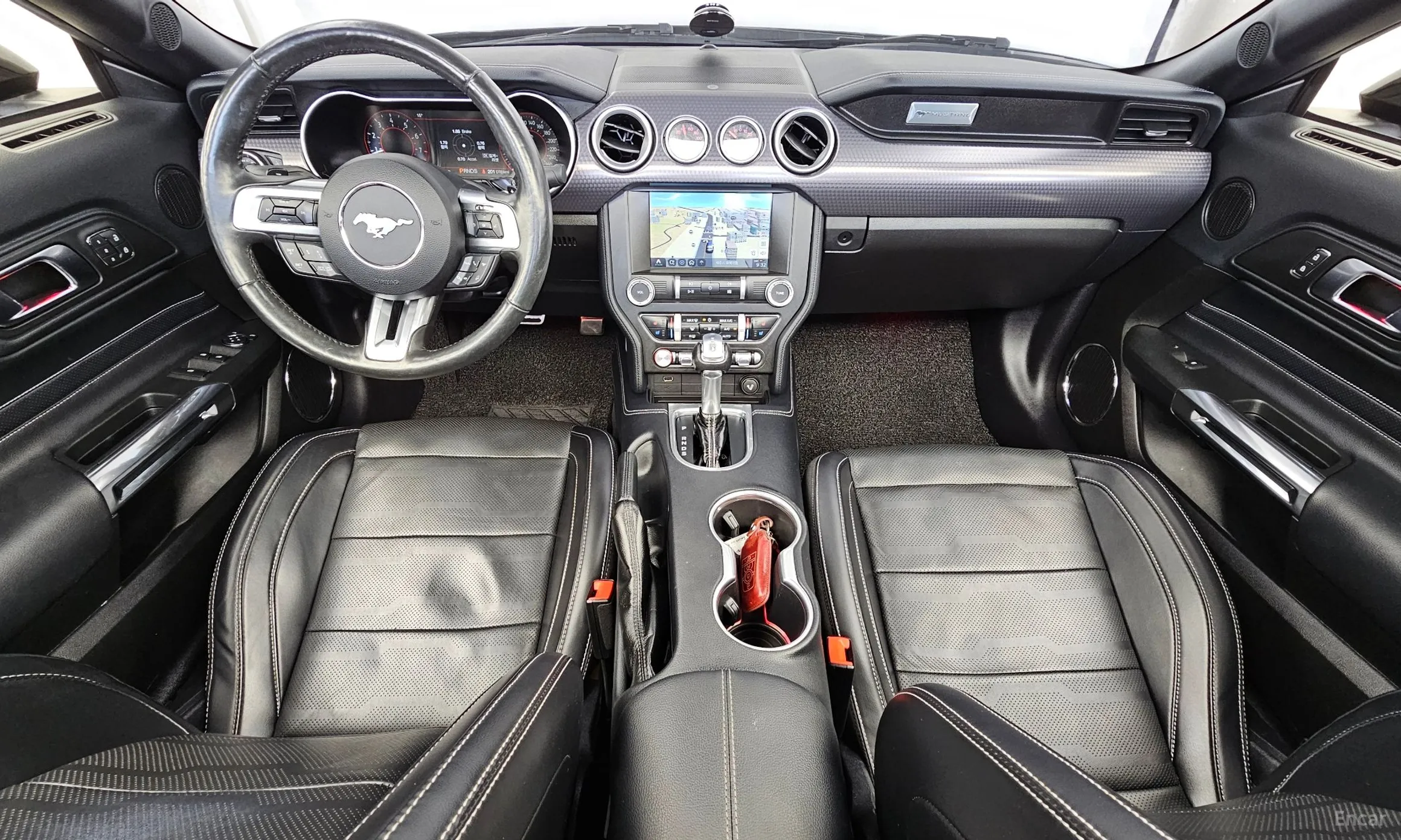 Ford Mustang превью 7