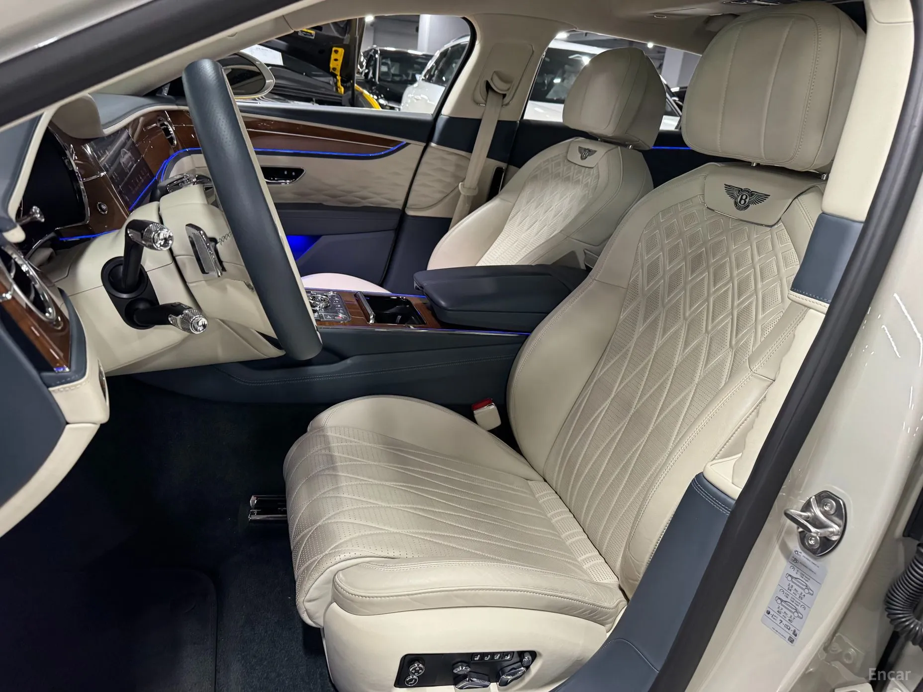 Bentley Flying Spur 3rd Generation превью 10