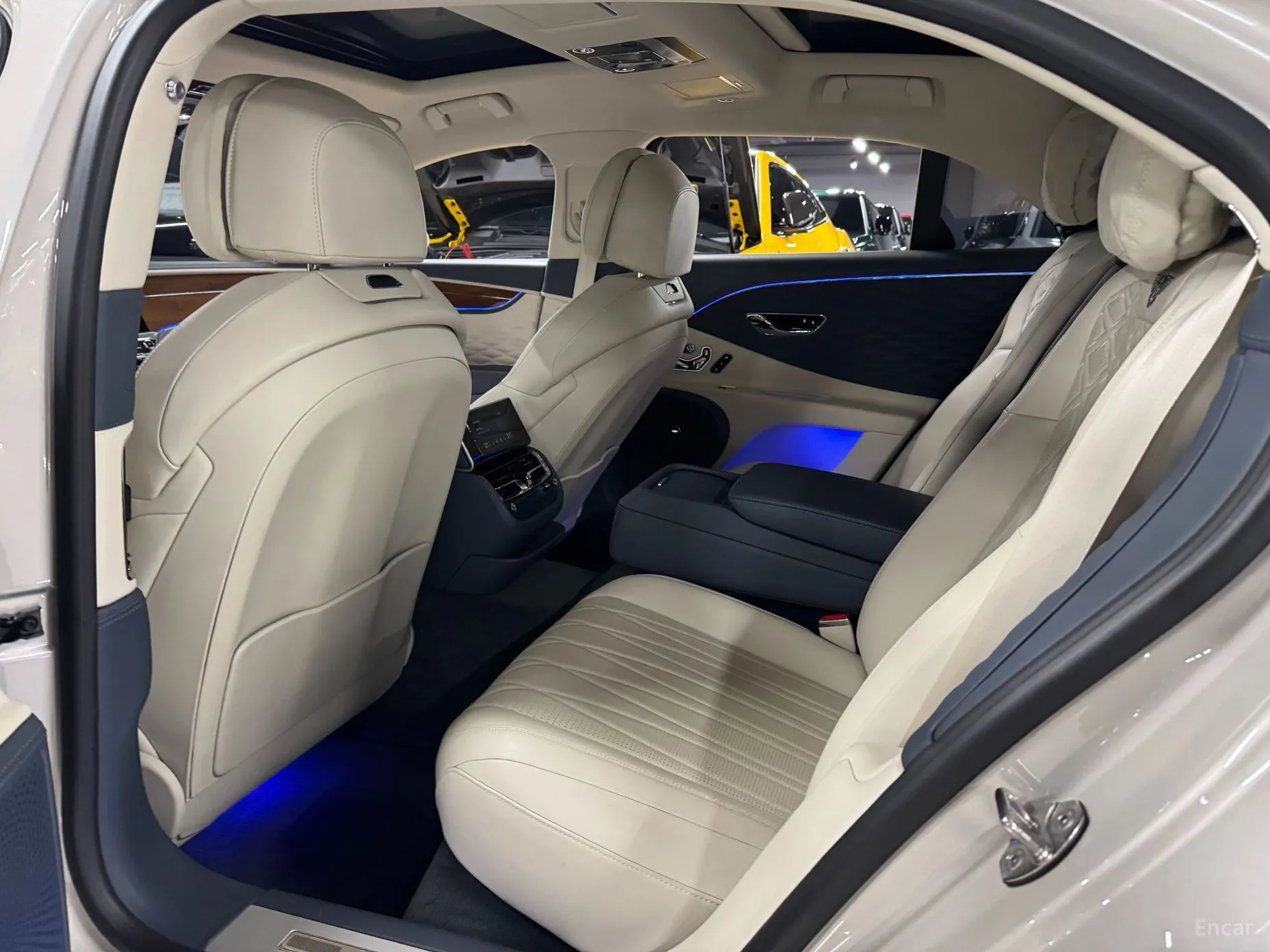 Bentley Flying Spur 3rd Generation превью 6