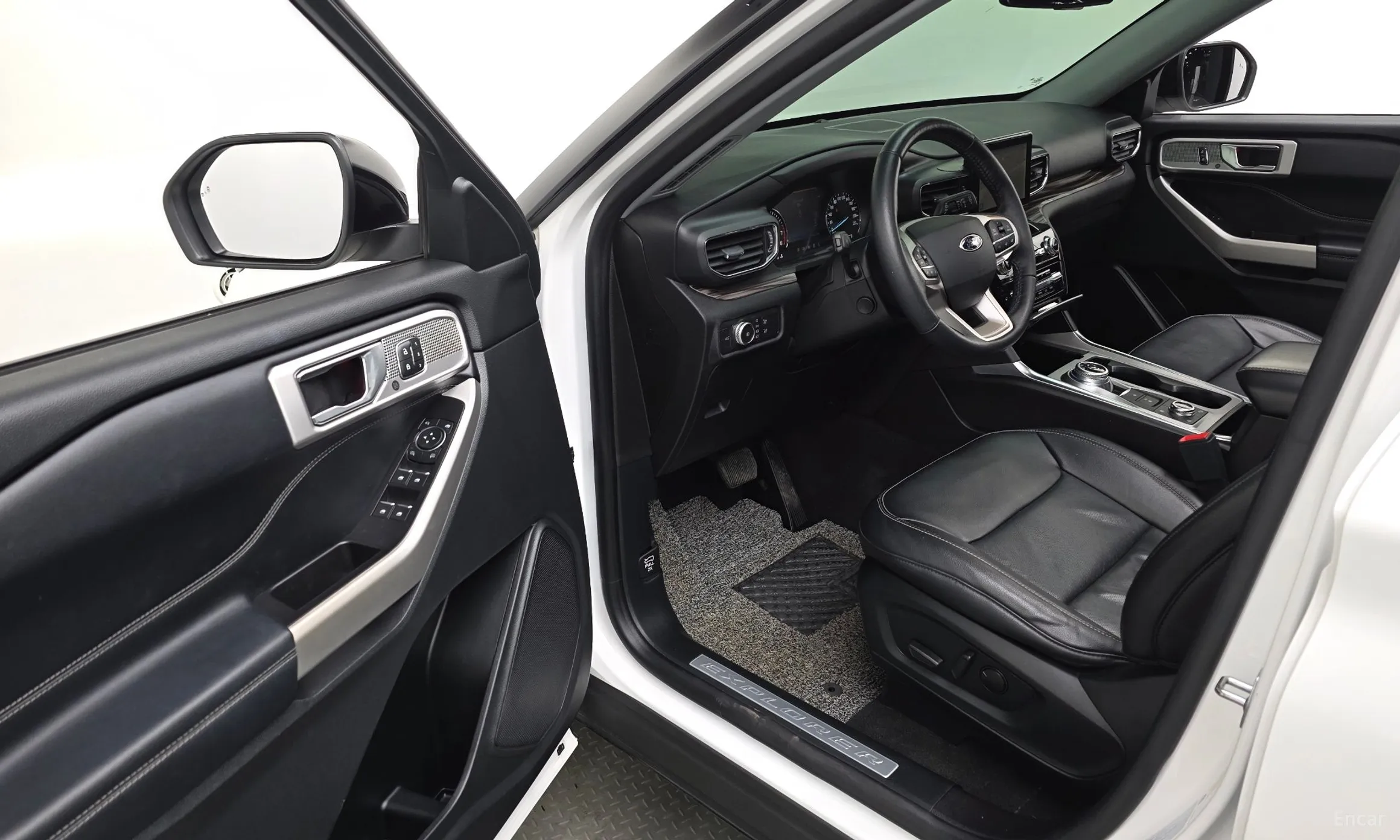 Ford Explorer 6th Generation превью 10