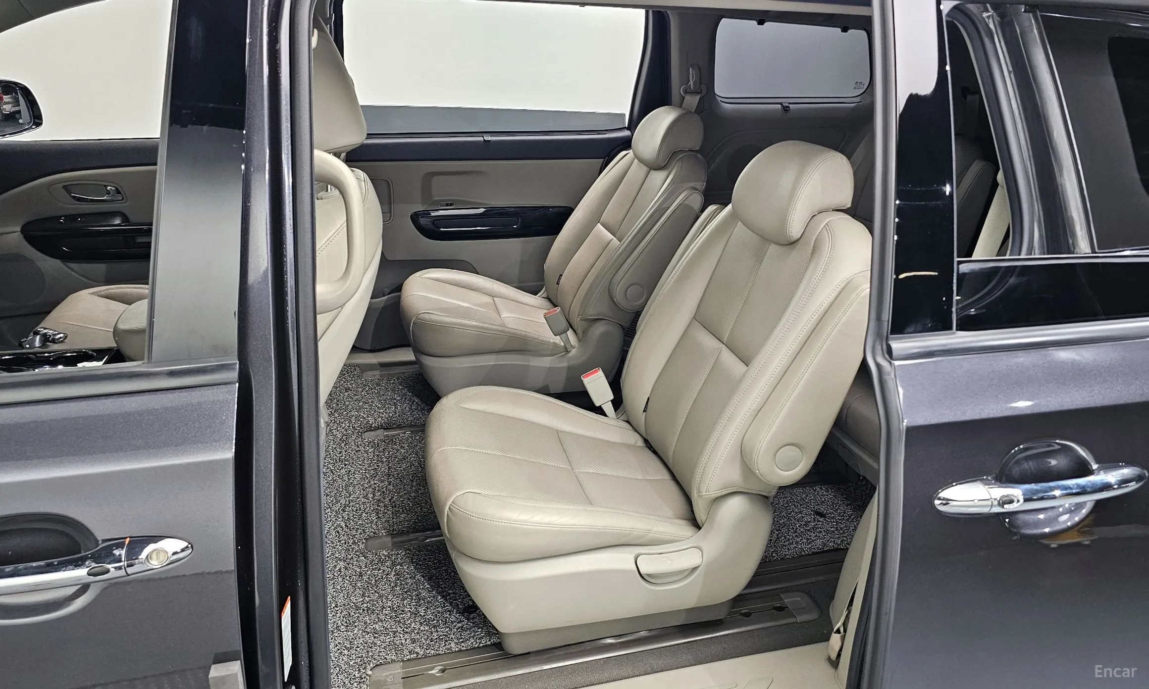 Kia Carnival превью 11