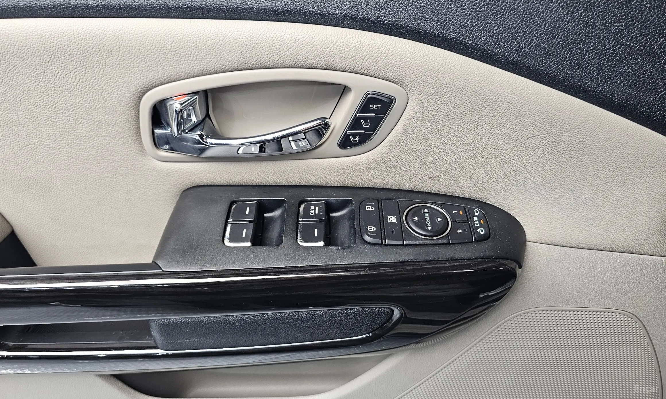 Kia Carnival превью 14