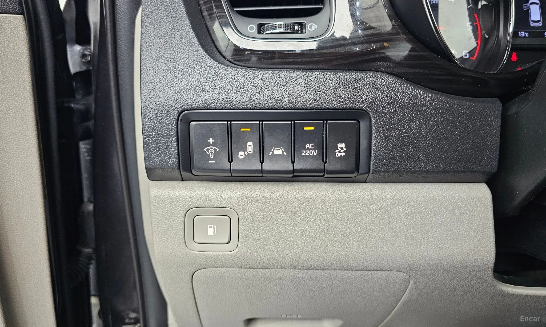 Kia Carnival превью 15