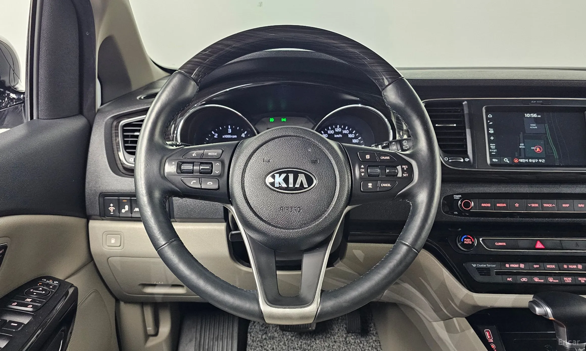 Kia Carnival превью 16