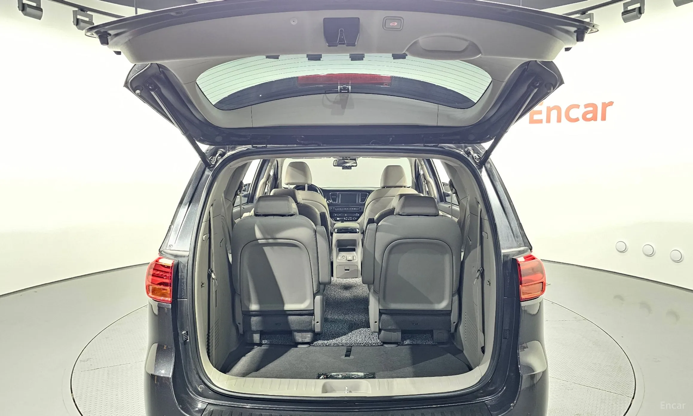 Kia Carnival превью 20