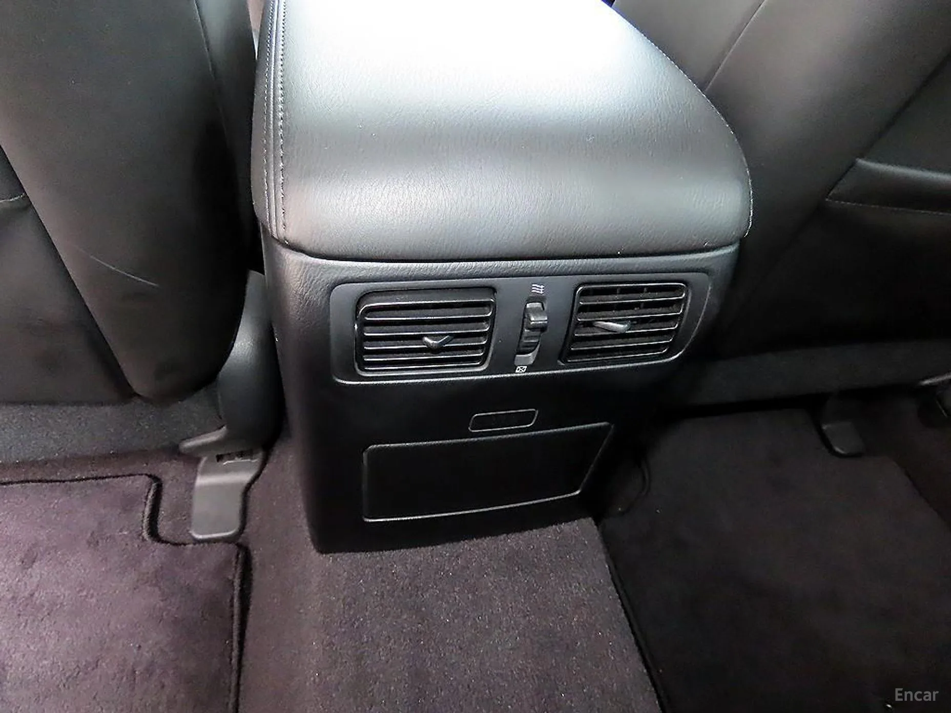 Infiniti Q70 превью 17