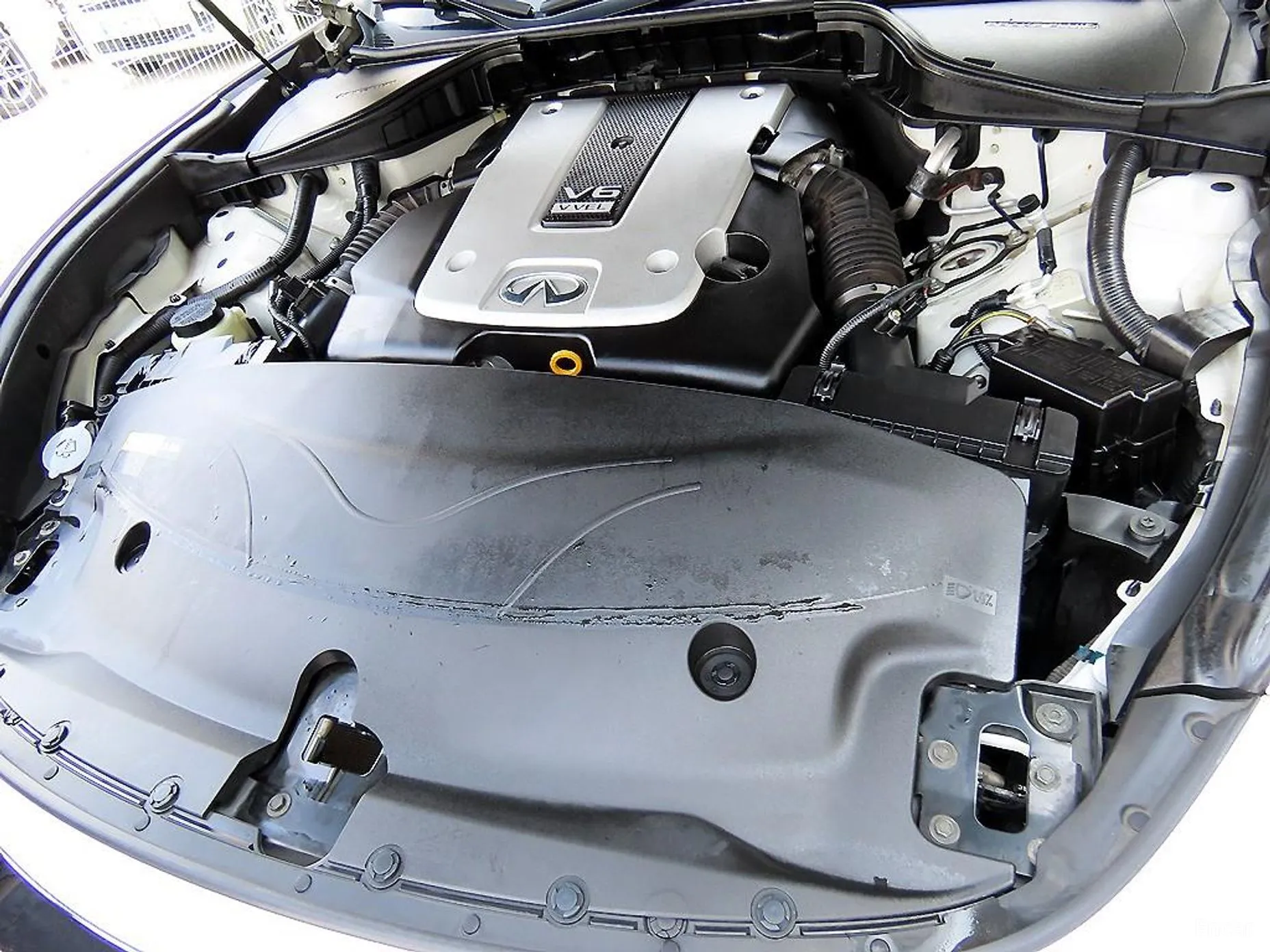 Infiniti Q70 превью 19