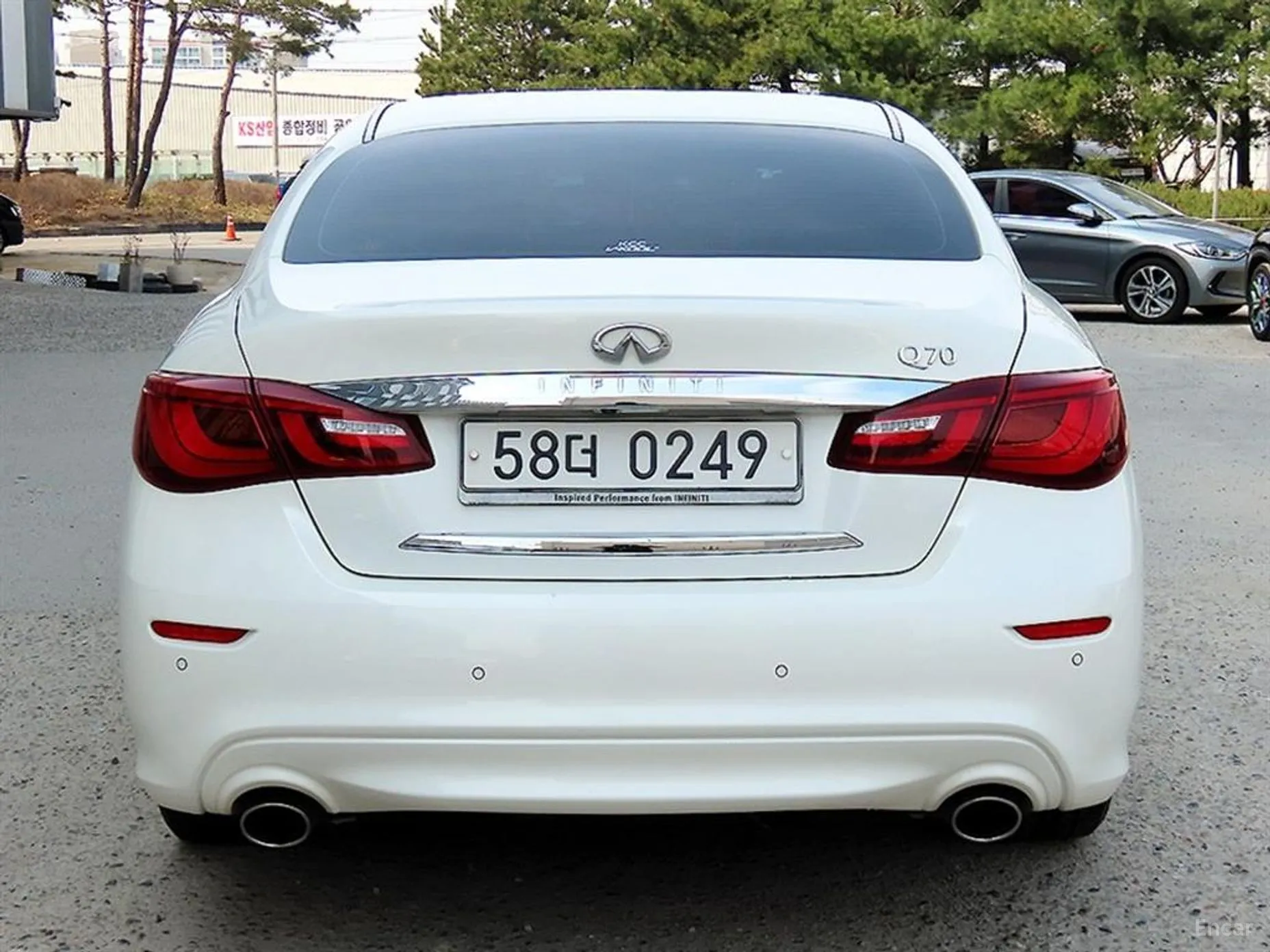 Infiniti Q70 превью 4