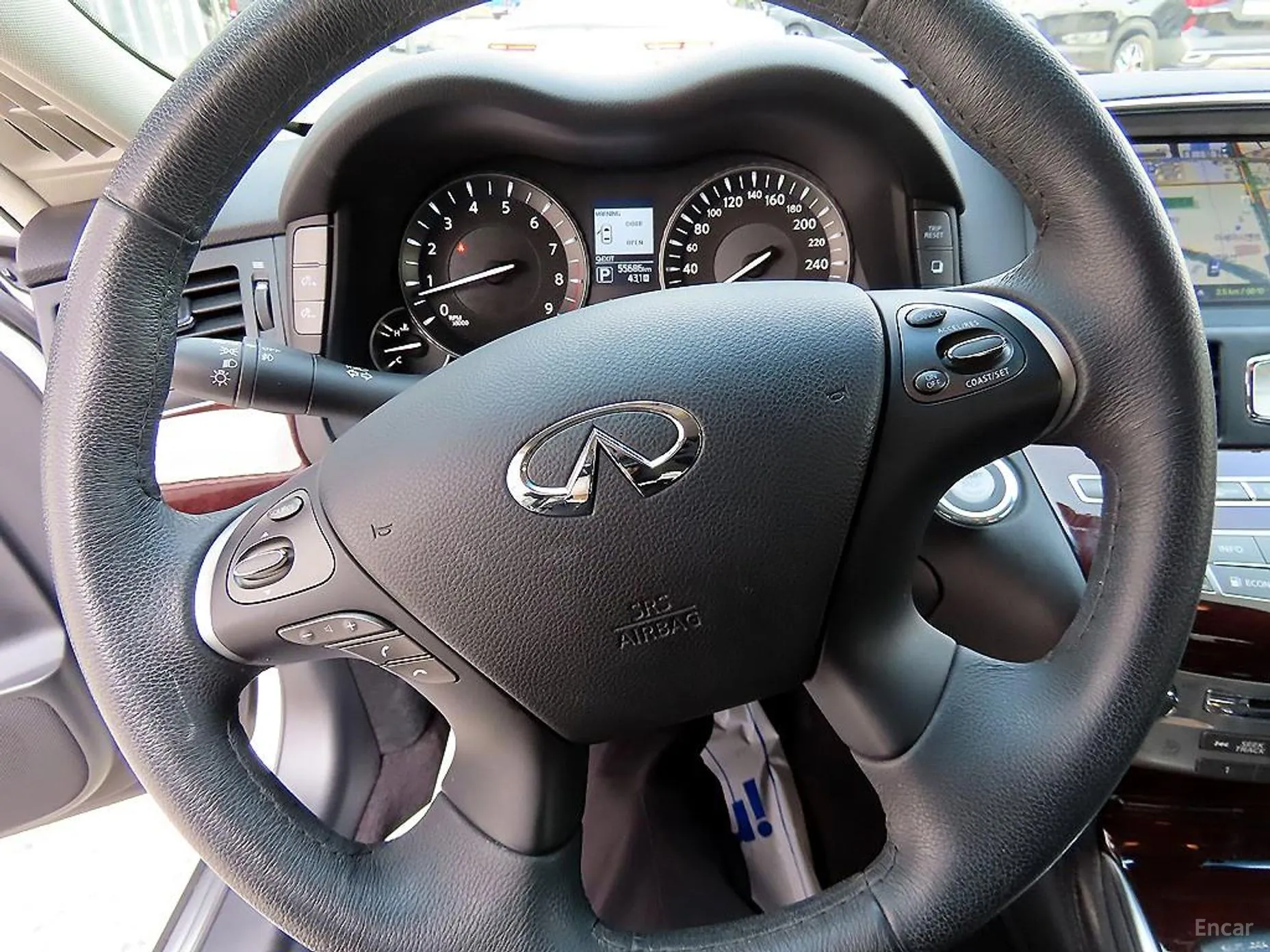 Infiniti Q70 превью 8