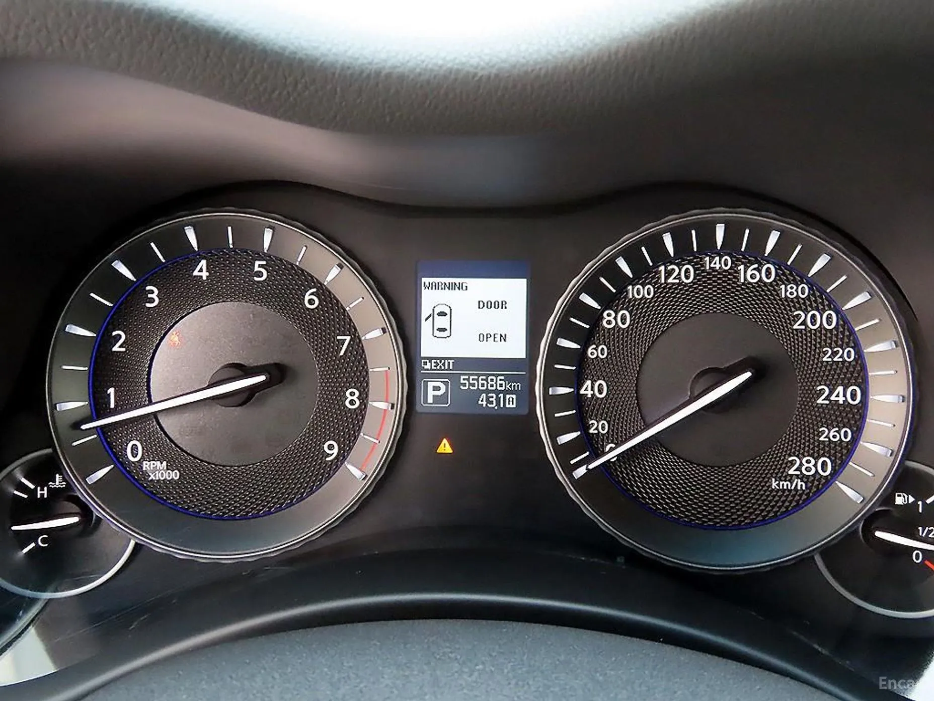 Infiniti Q70 превью 9