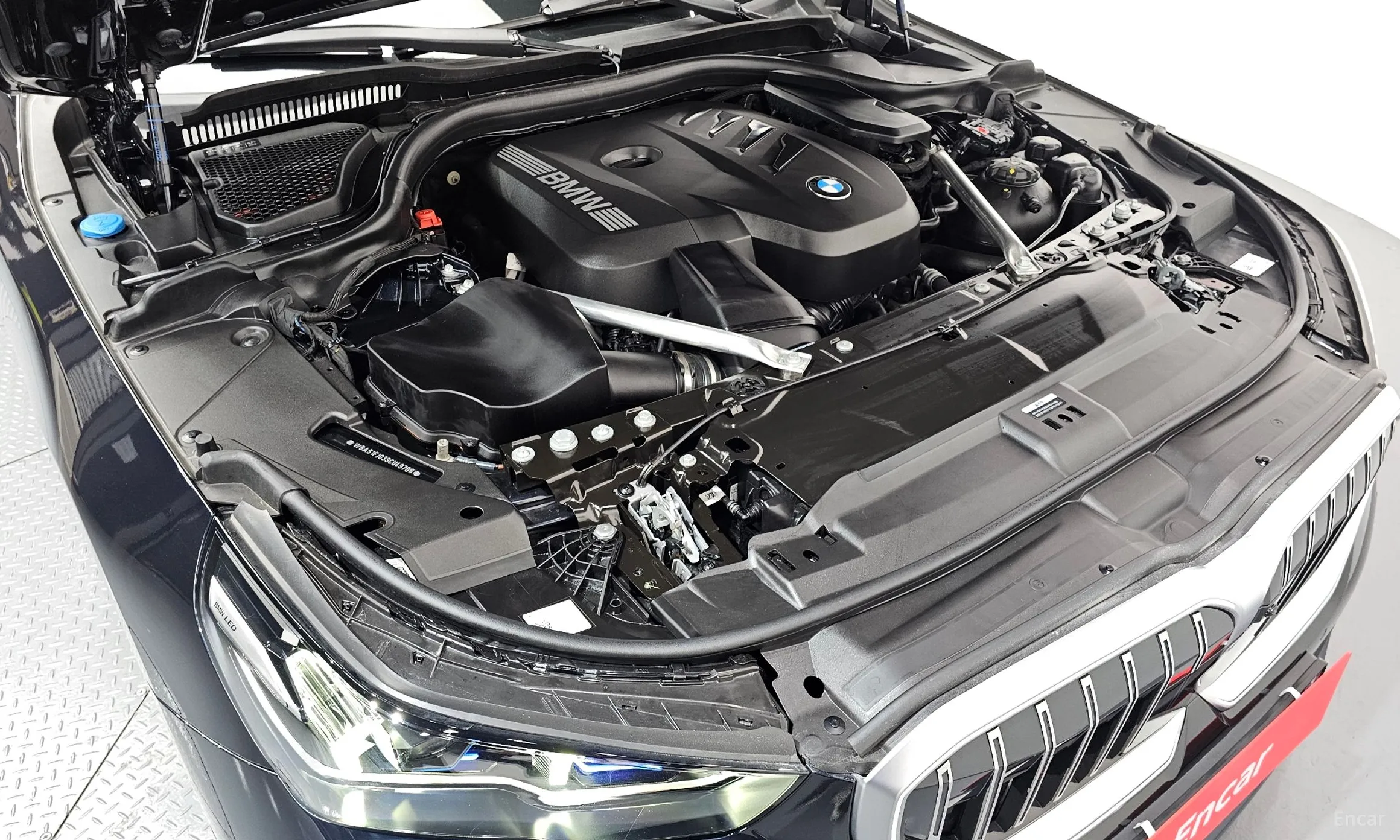 BMW 5 Series (G60) превью 6
