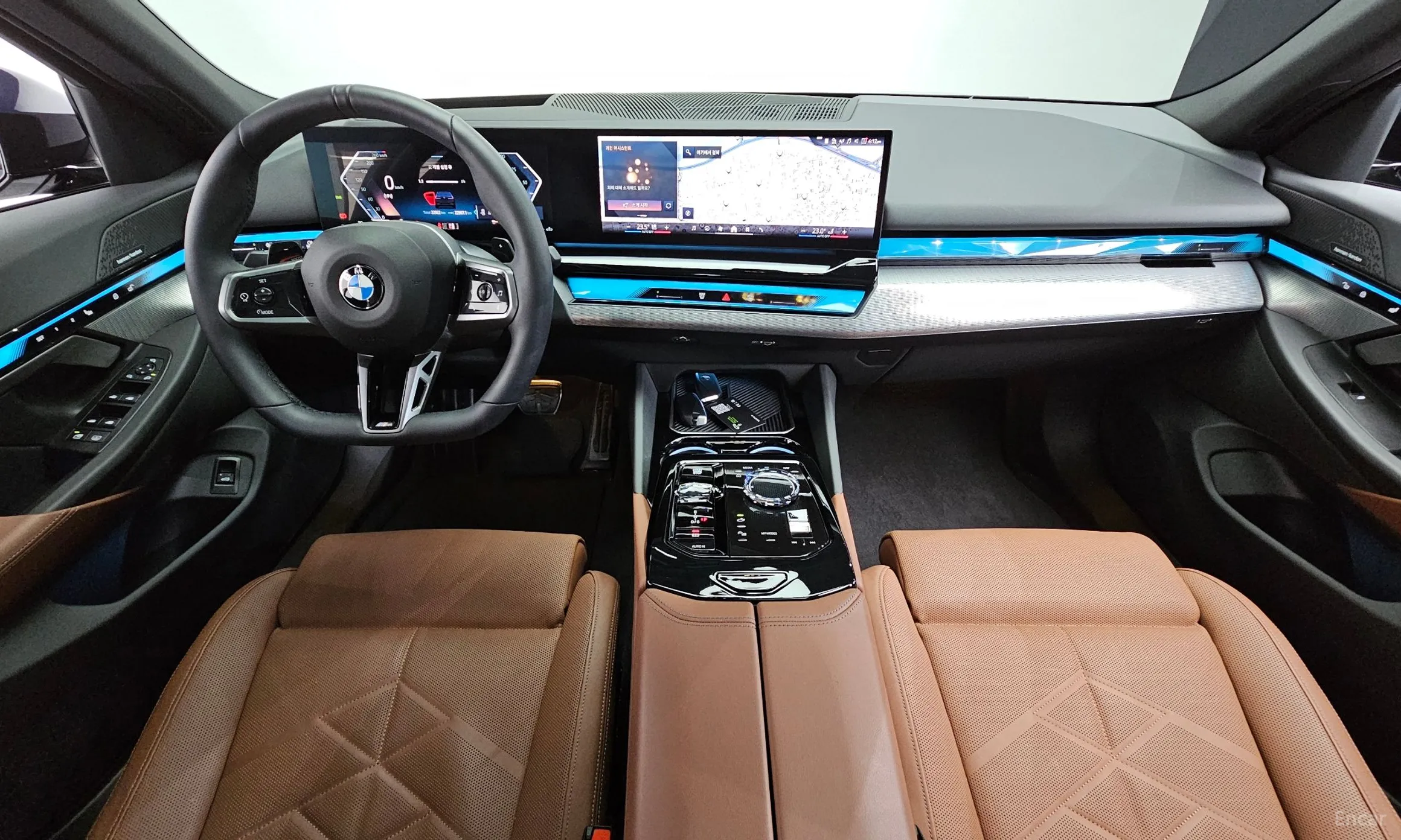 BMW 5 Series (G60) превью 7