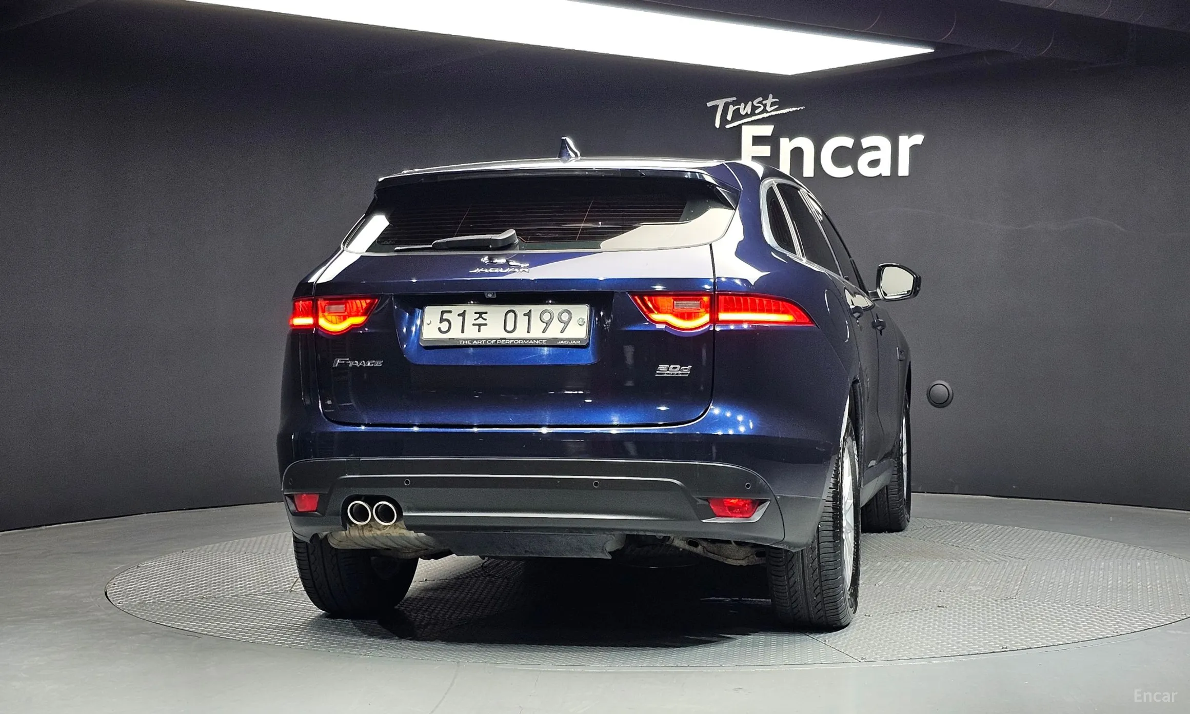 Jaguar F-PACE превью 4