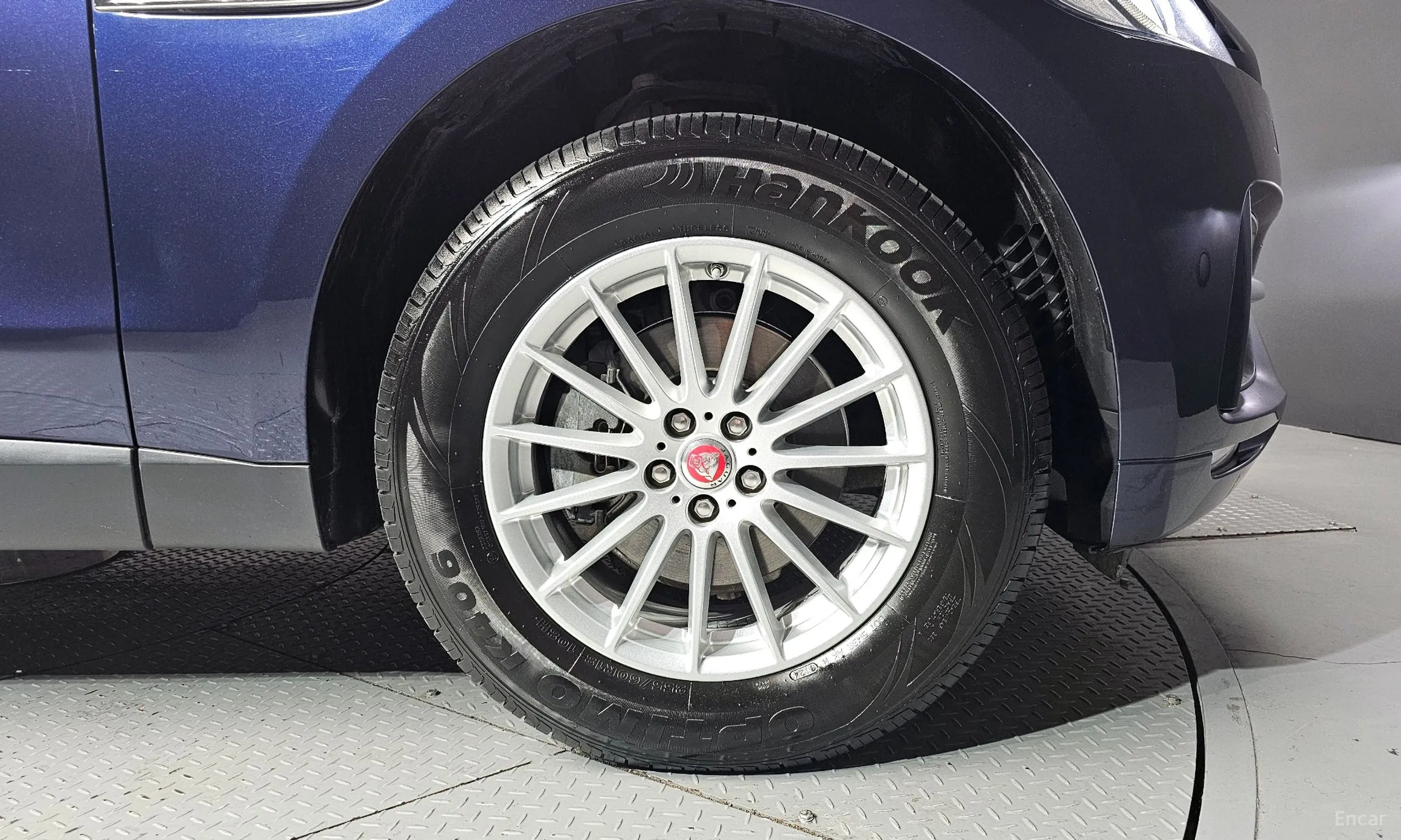 Jaguar F-PACE превью 5
