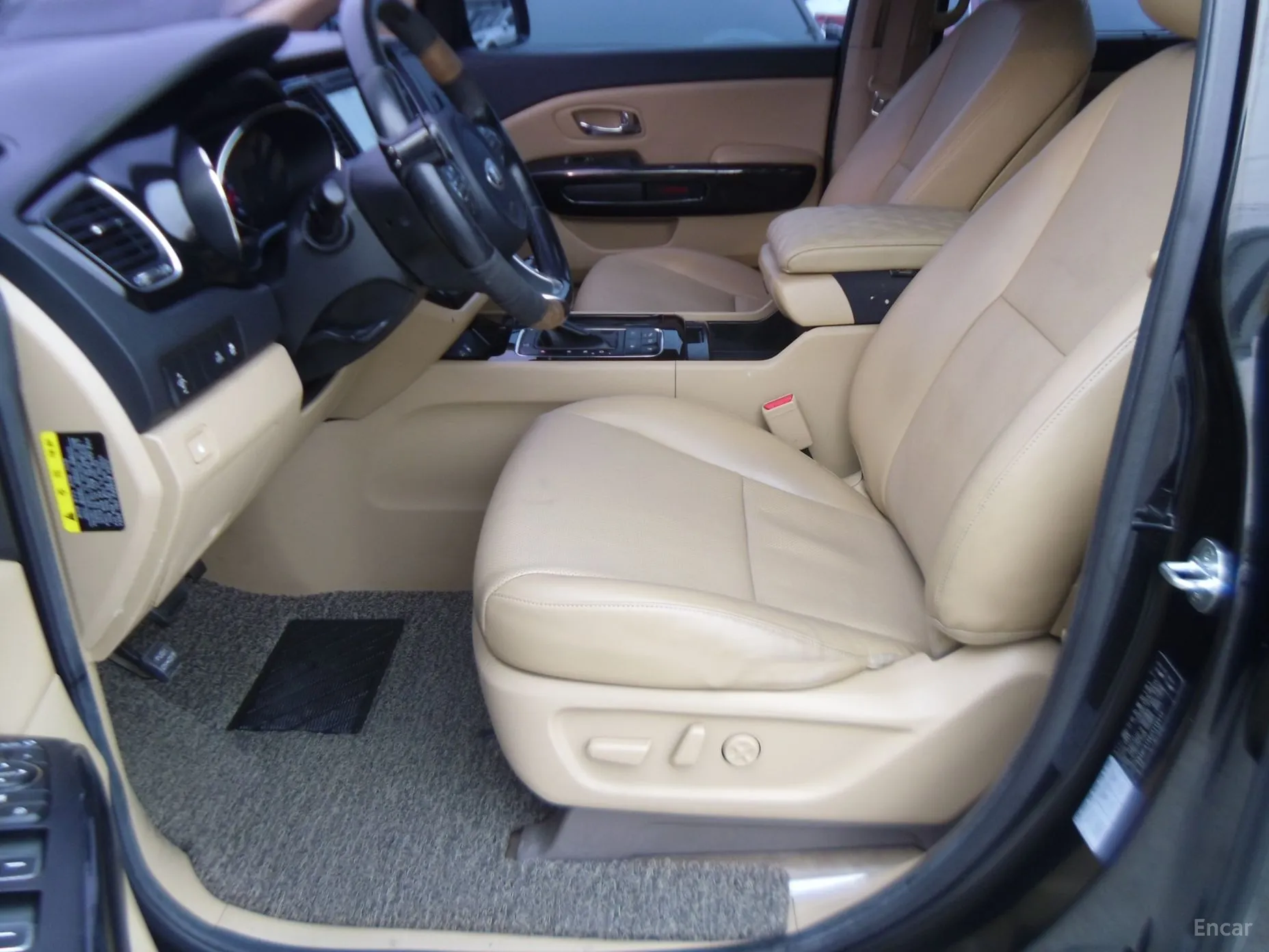 Kia Carnival превью 10