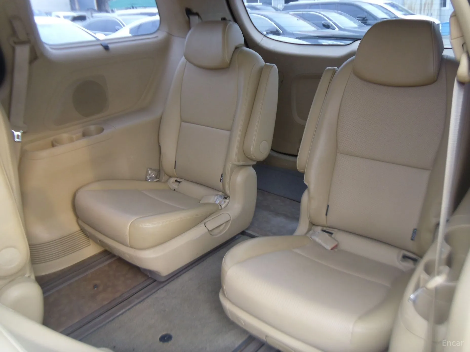 Kia Carnival превью 12