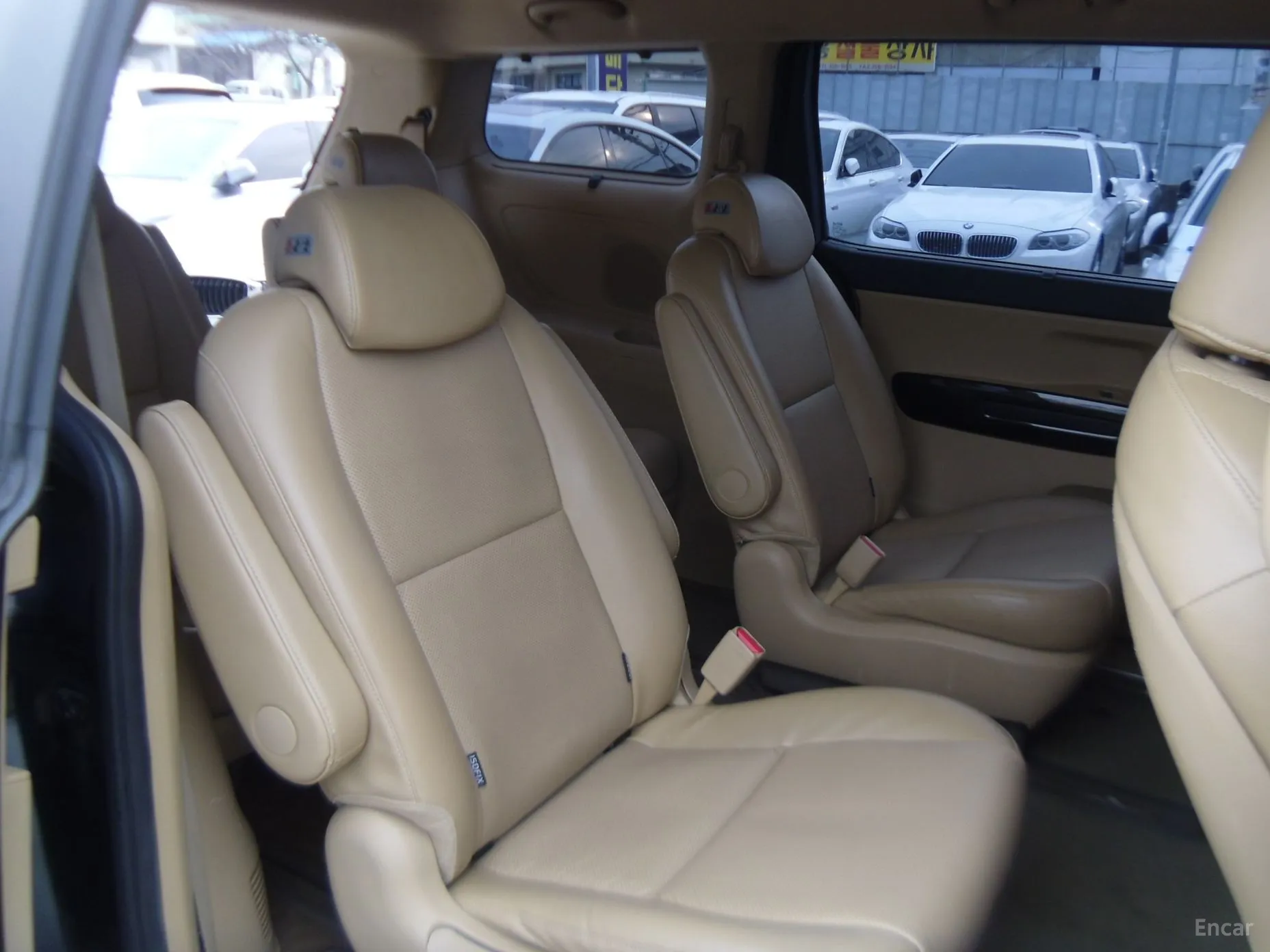 Kia Carnival превью 15