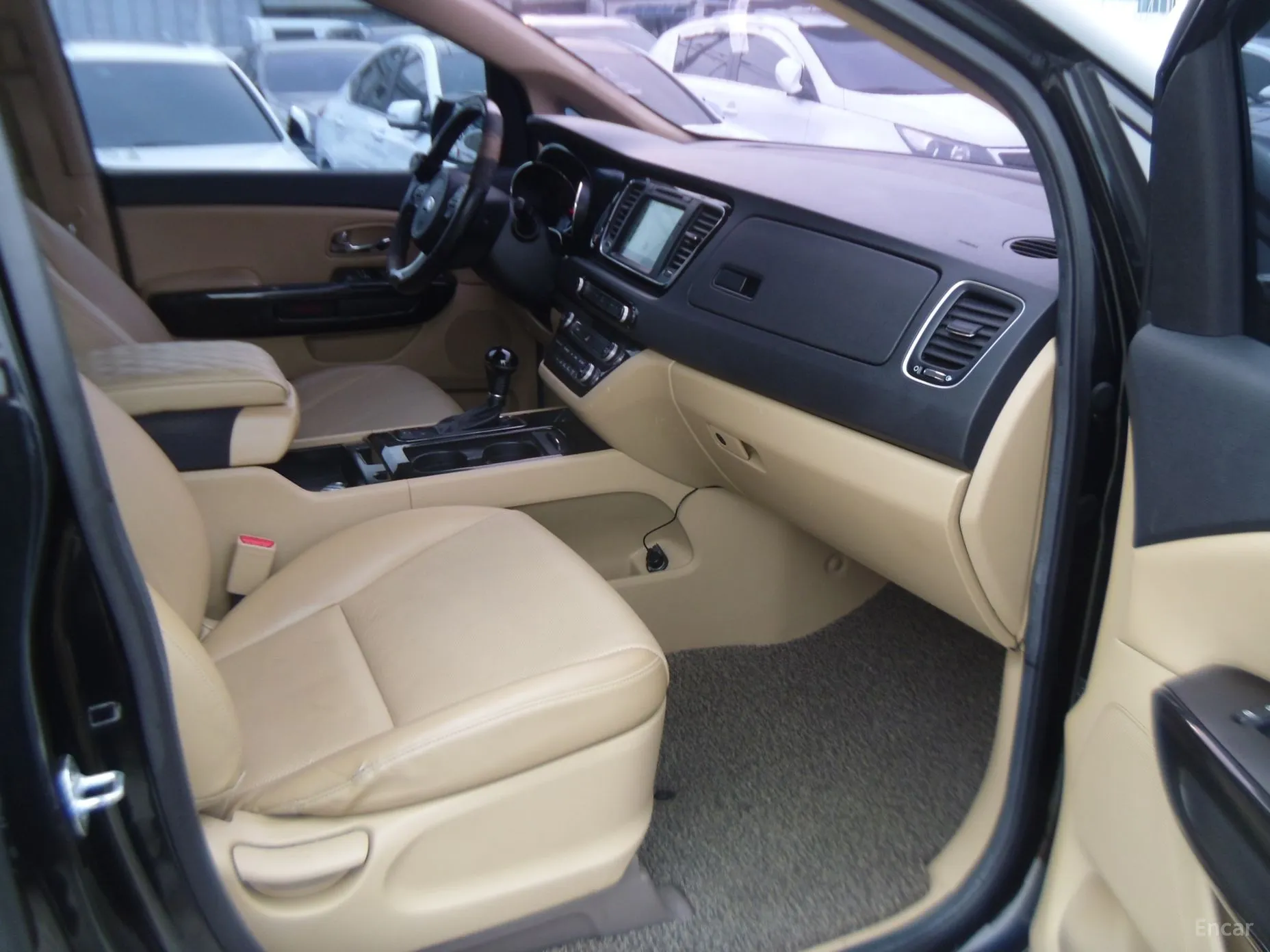 Kia Carnival превью 16