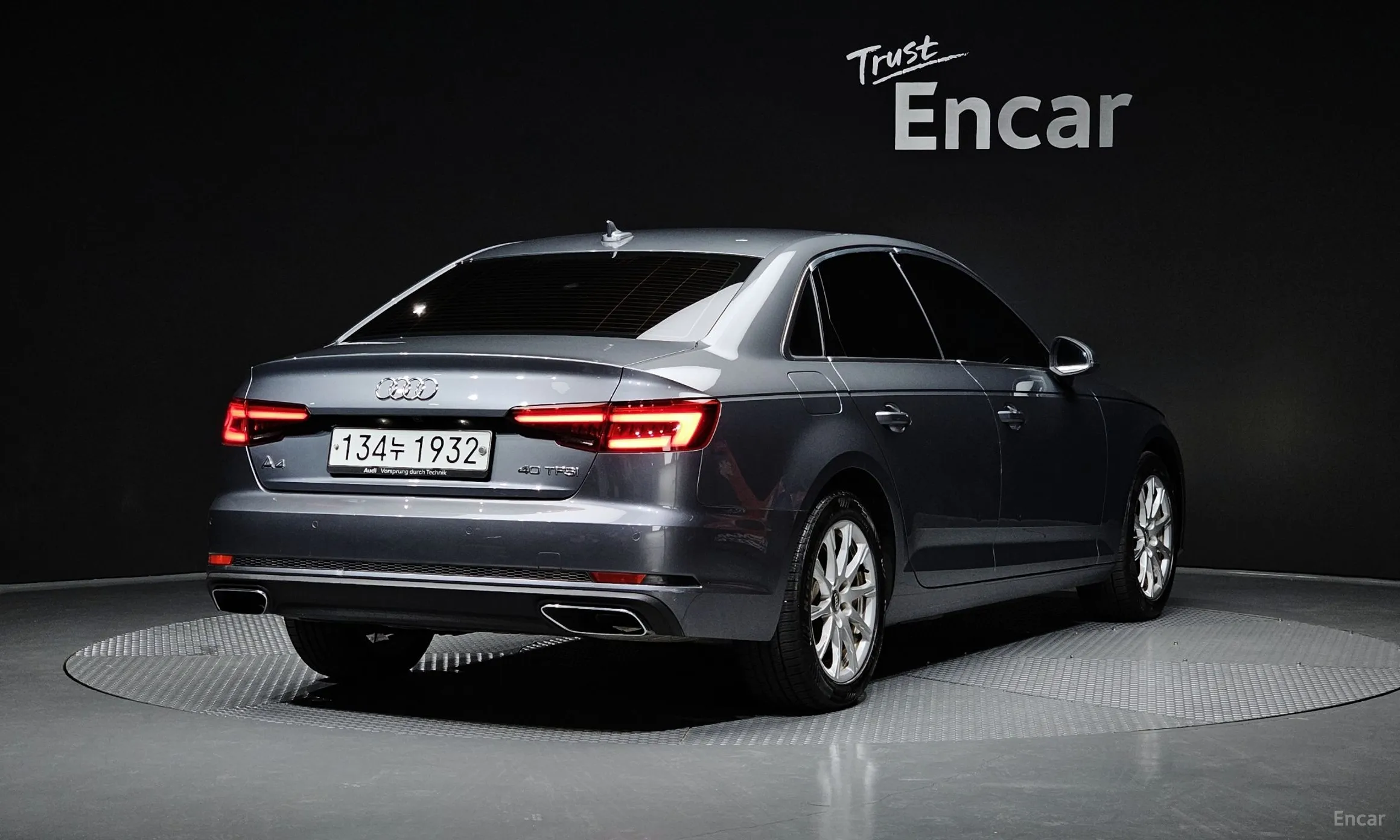Audi A4 (B9)