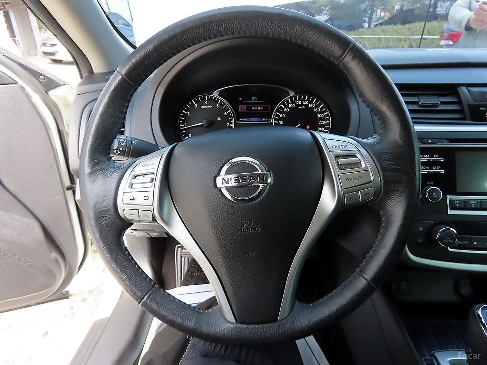 Nissan Altima превью 8
