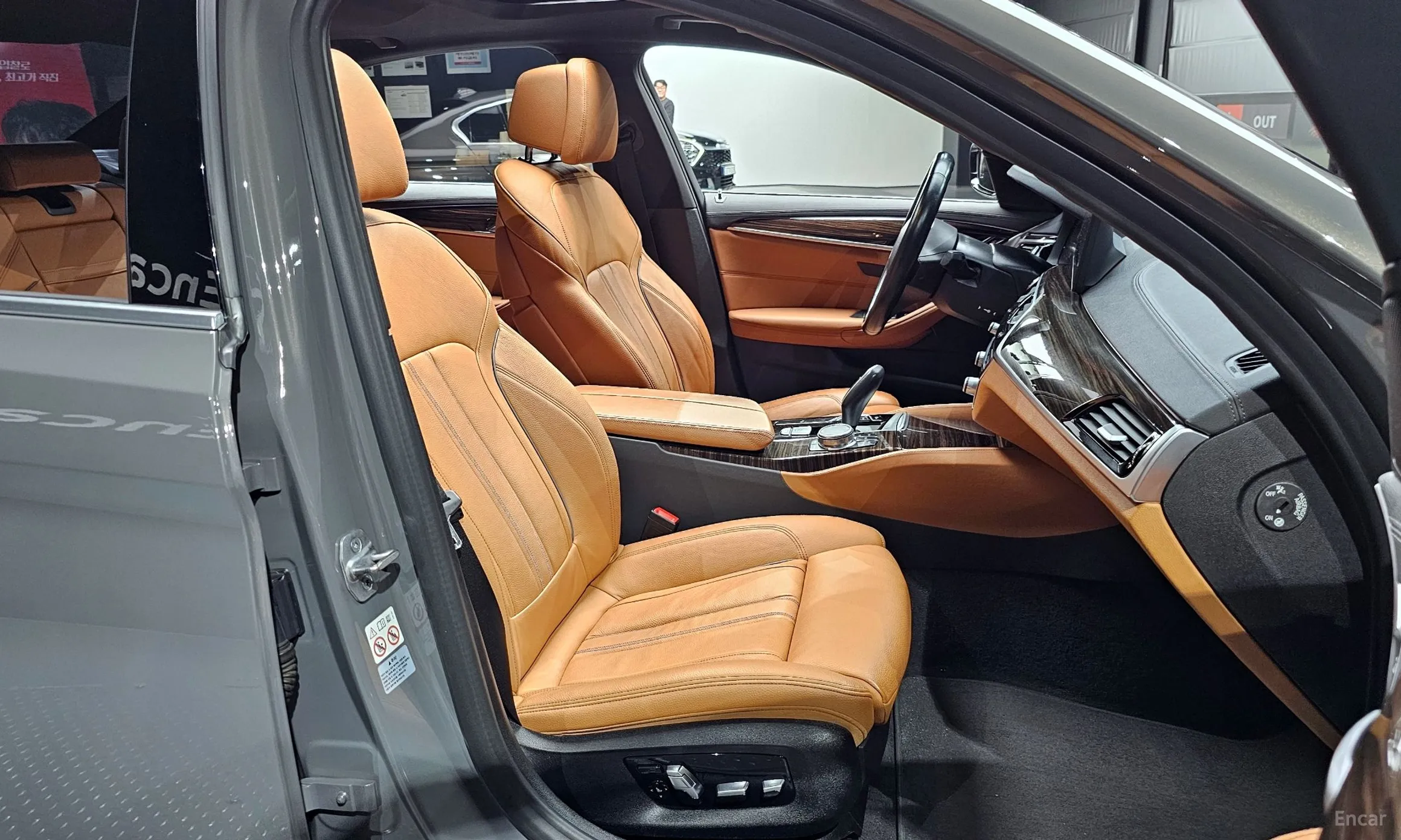 BMW 5 Series (G30) превью 10
