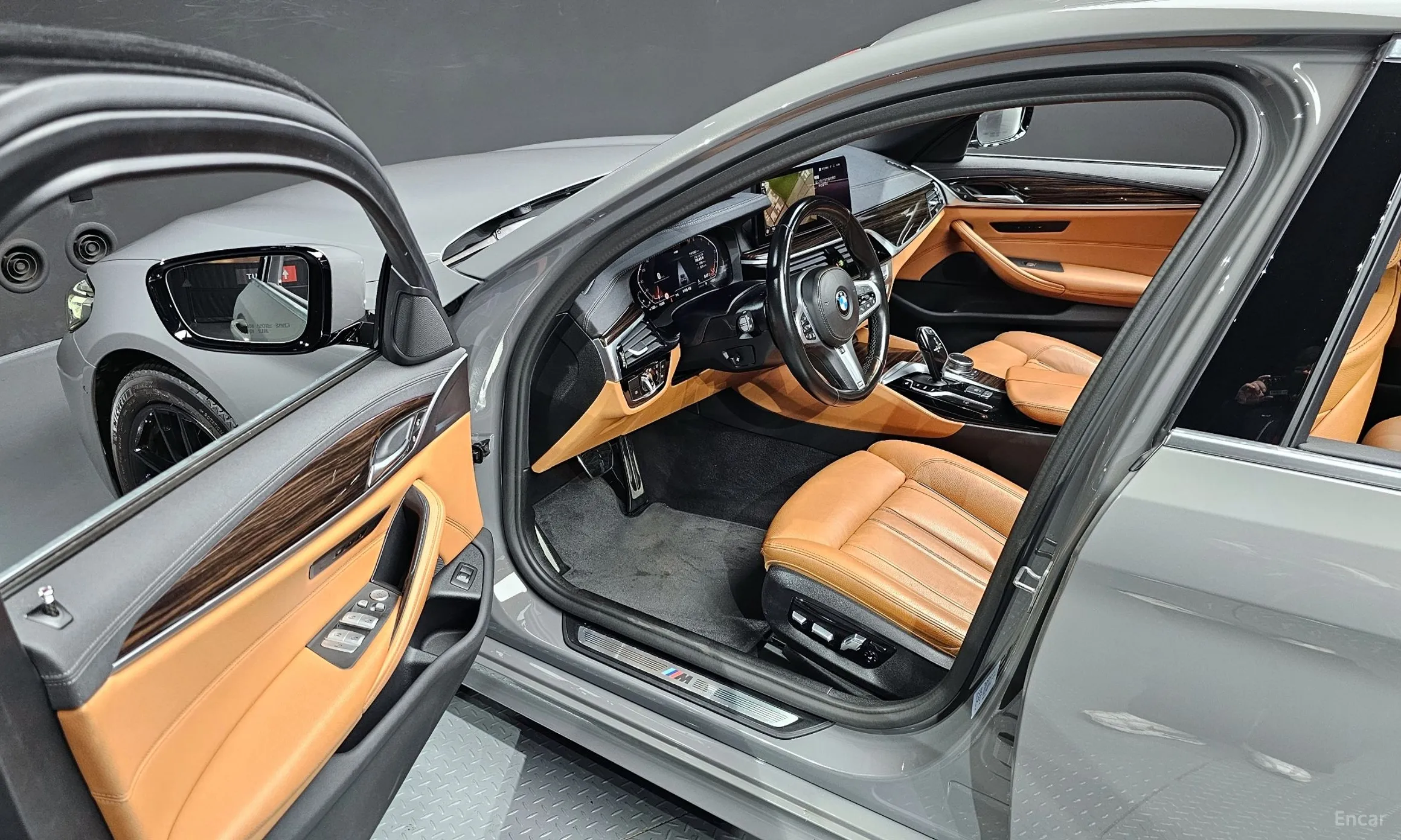 BMW 5 Series (G30) превью 11
