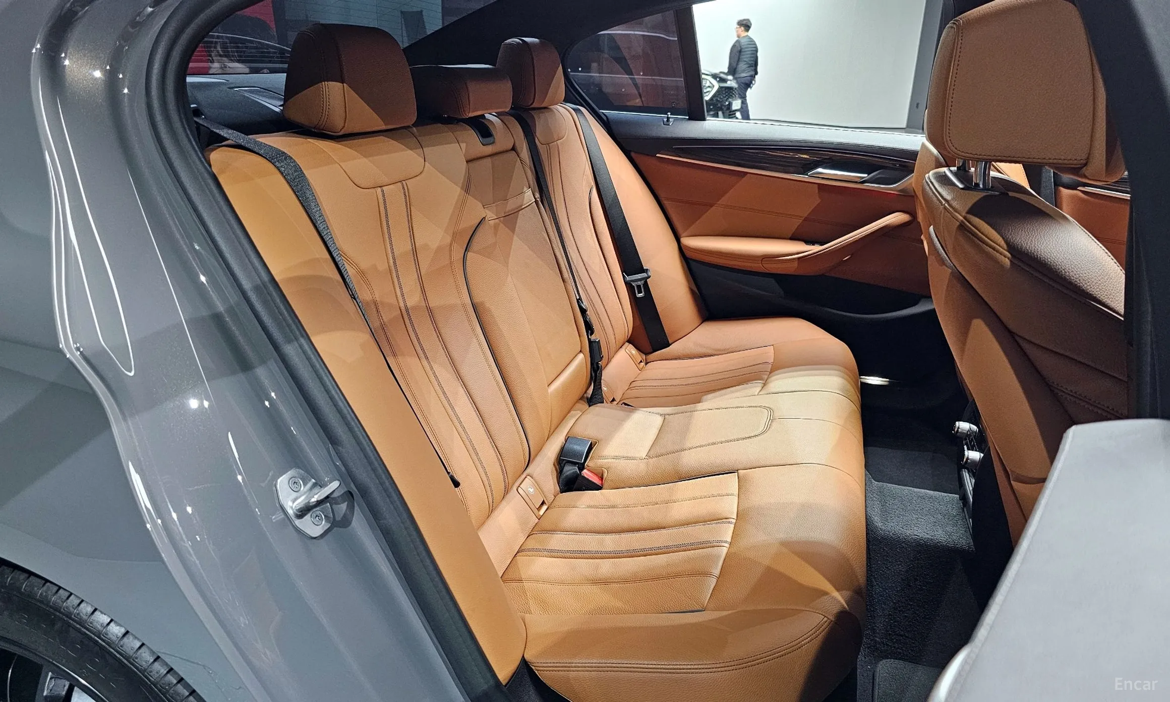 BMW 5 Series (G30) превью 12