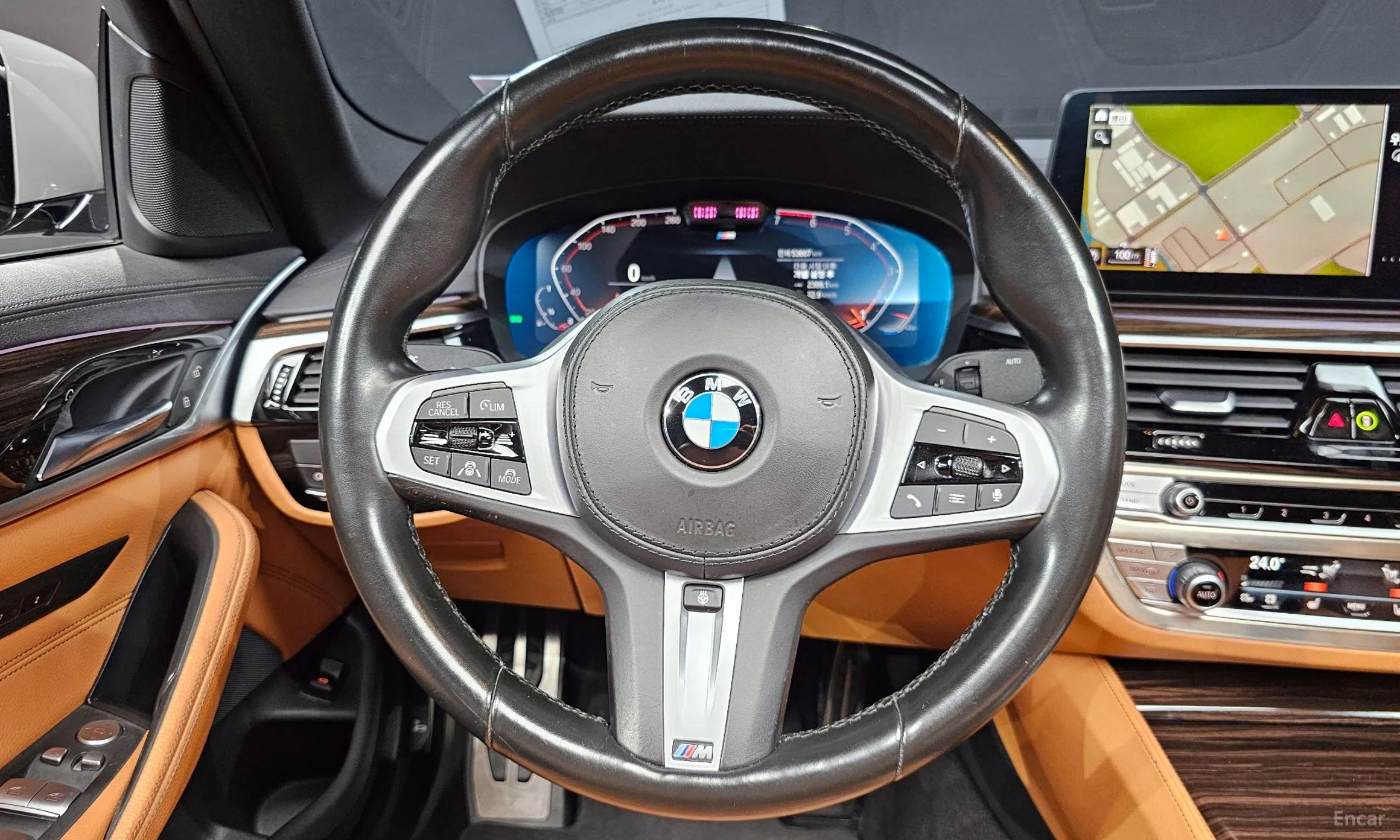 BMW 5 Series (G30) превью 13