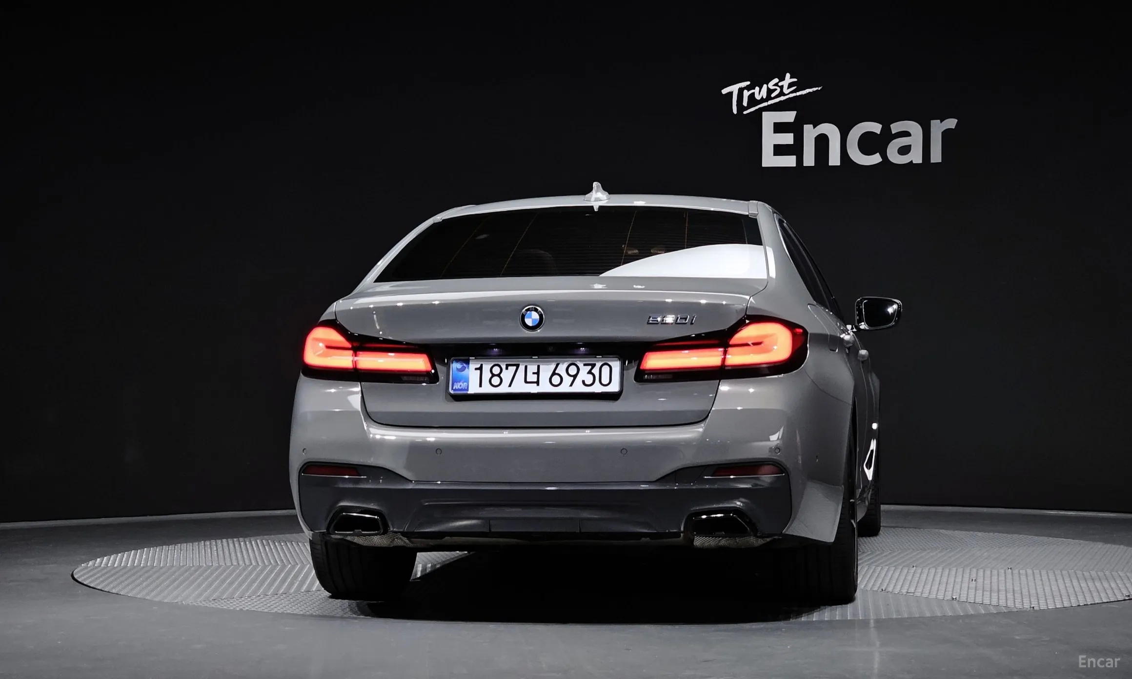 BMW 5 Series (G30) превью 4