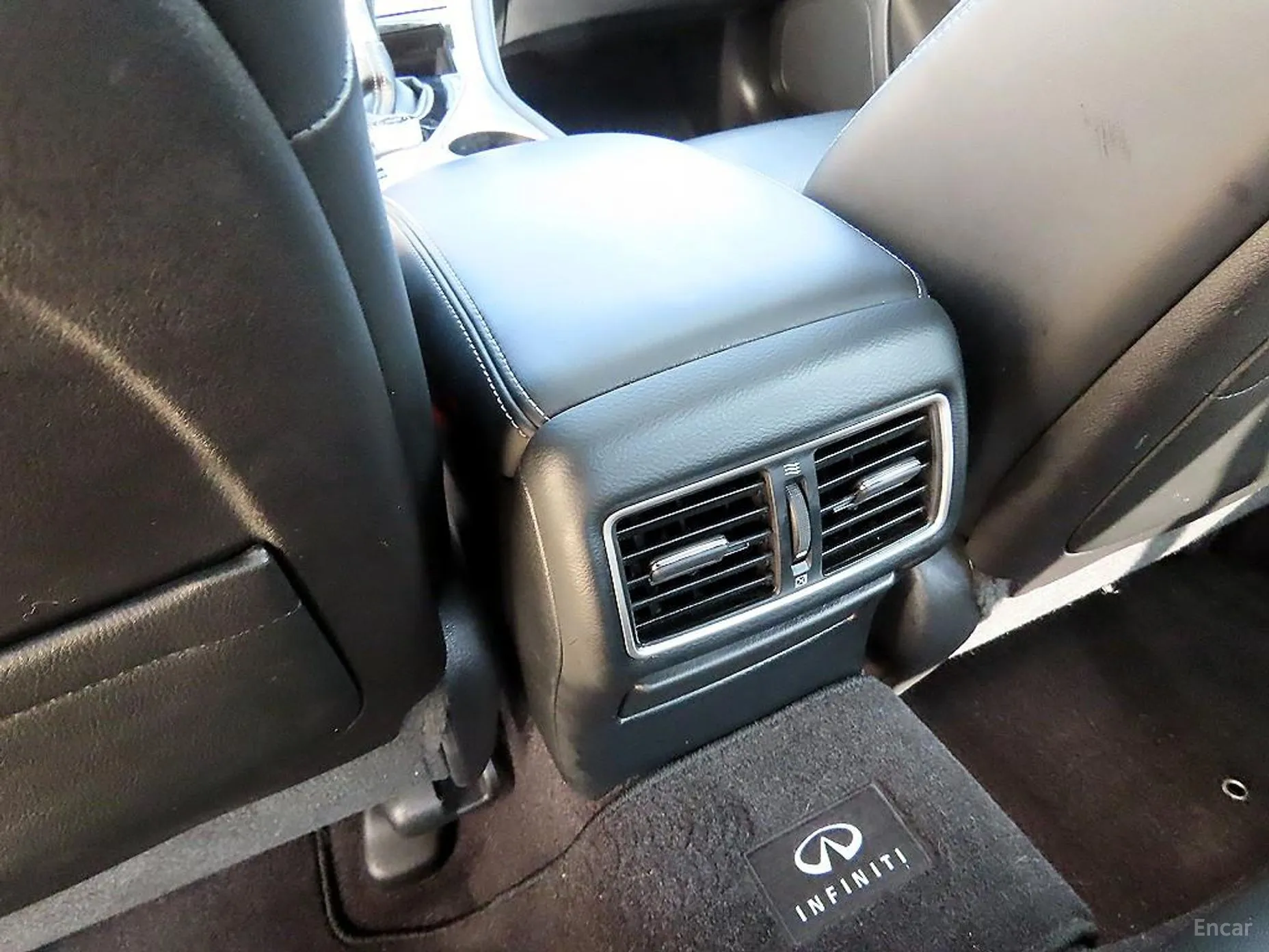 Infiniti Q50 превью 17