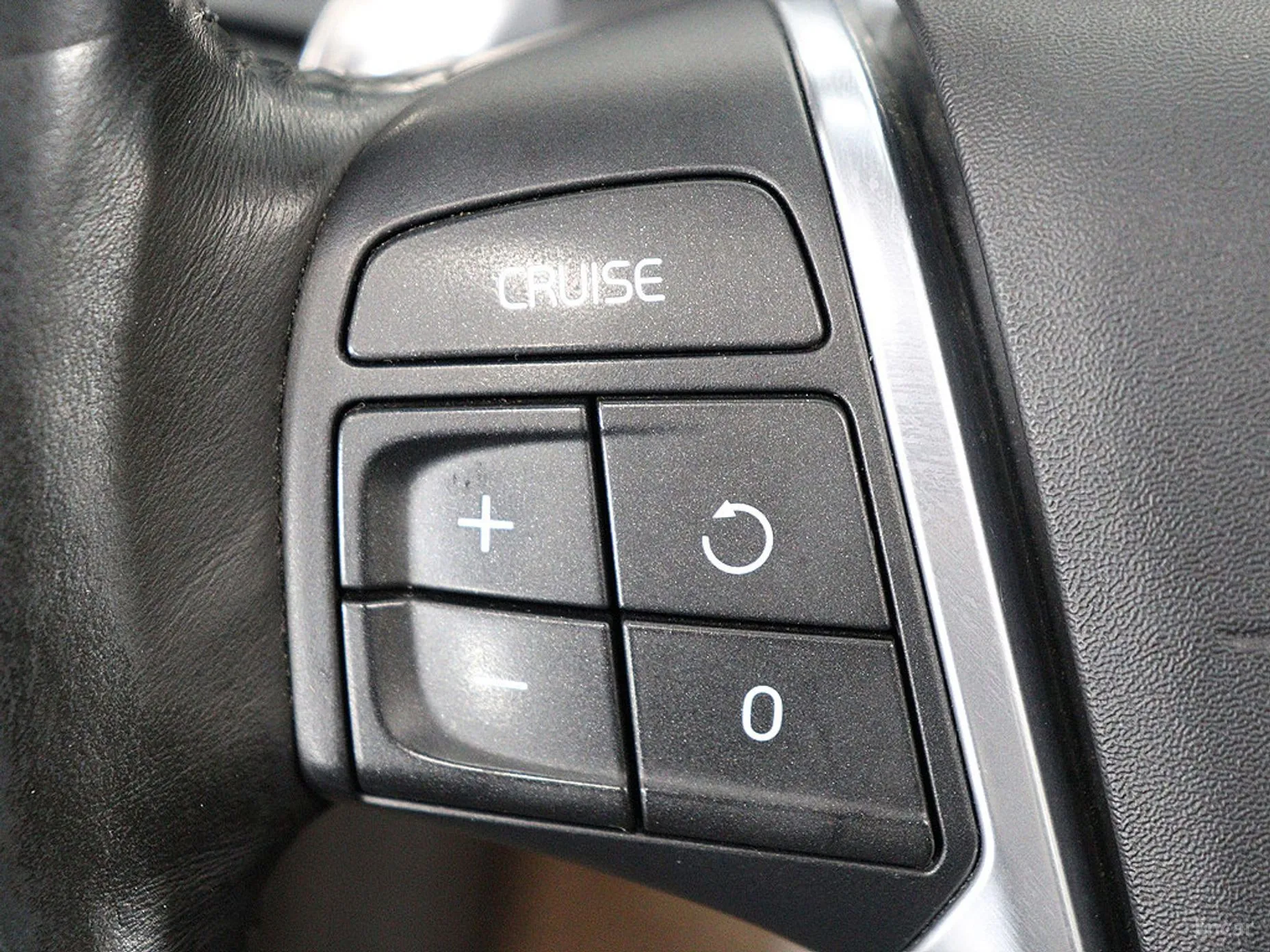 Volvo XC70 превью 11