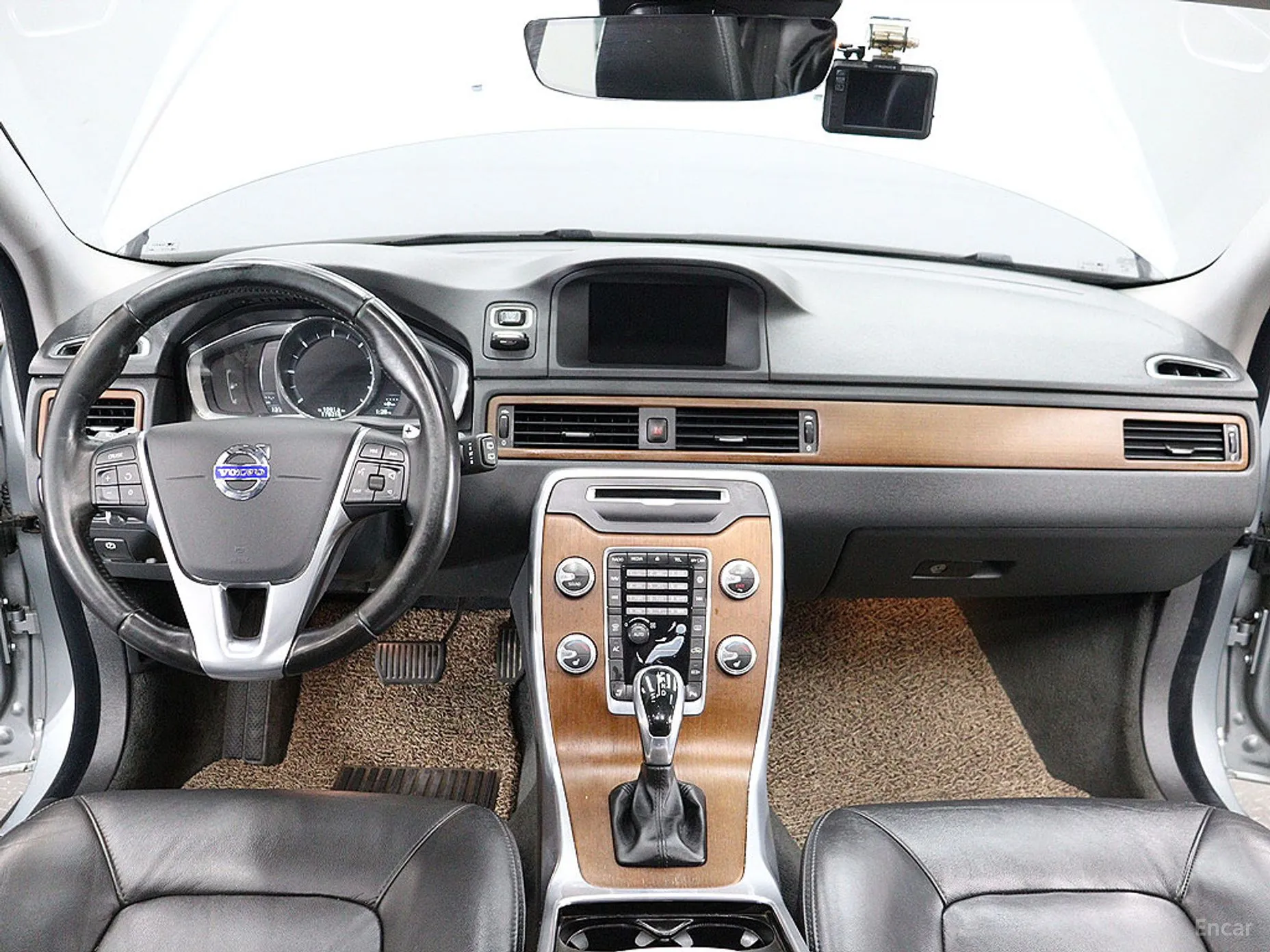 Volvo XC70 превью 13
