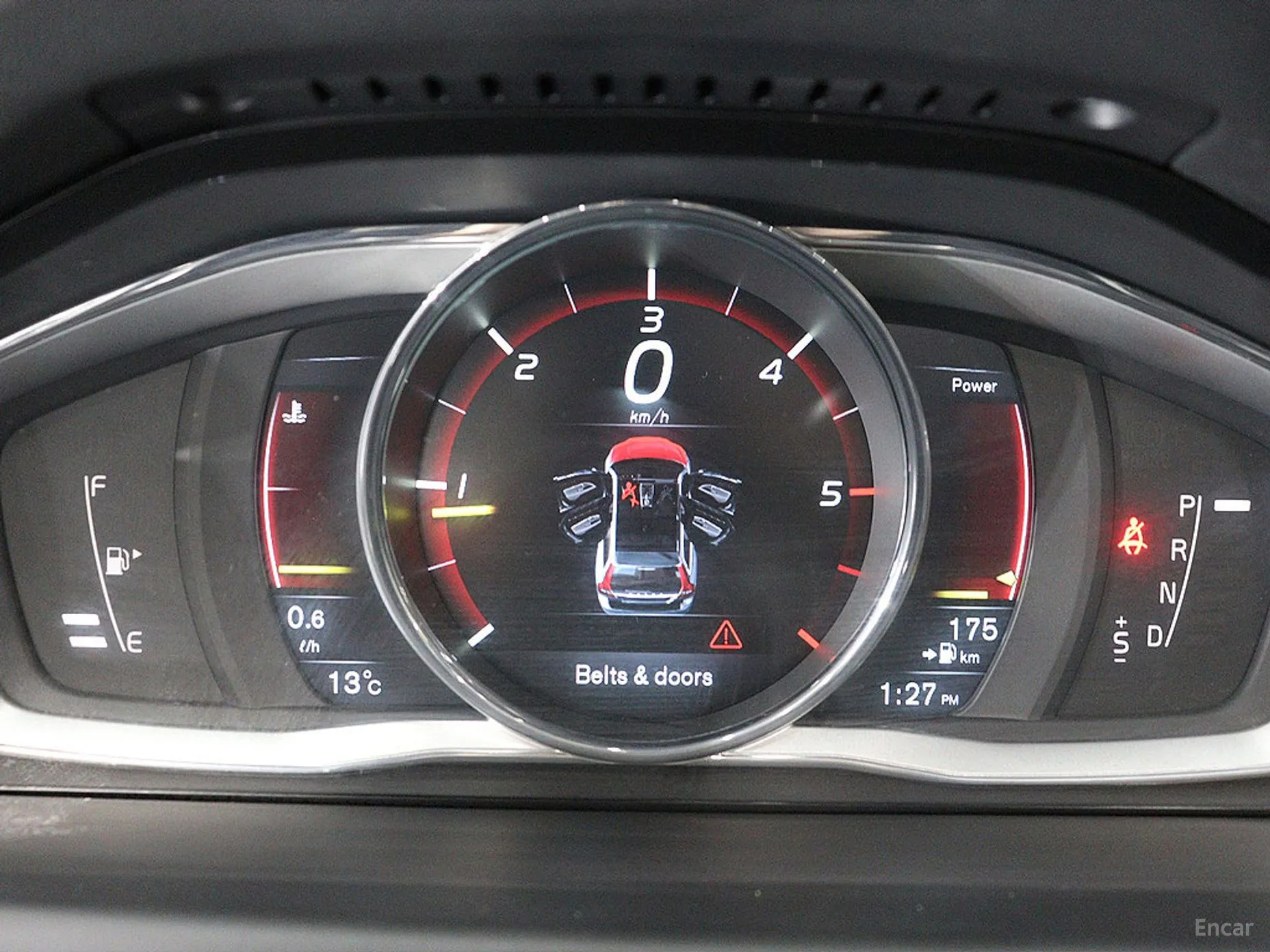 Volvo XC70 превью 6