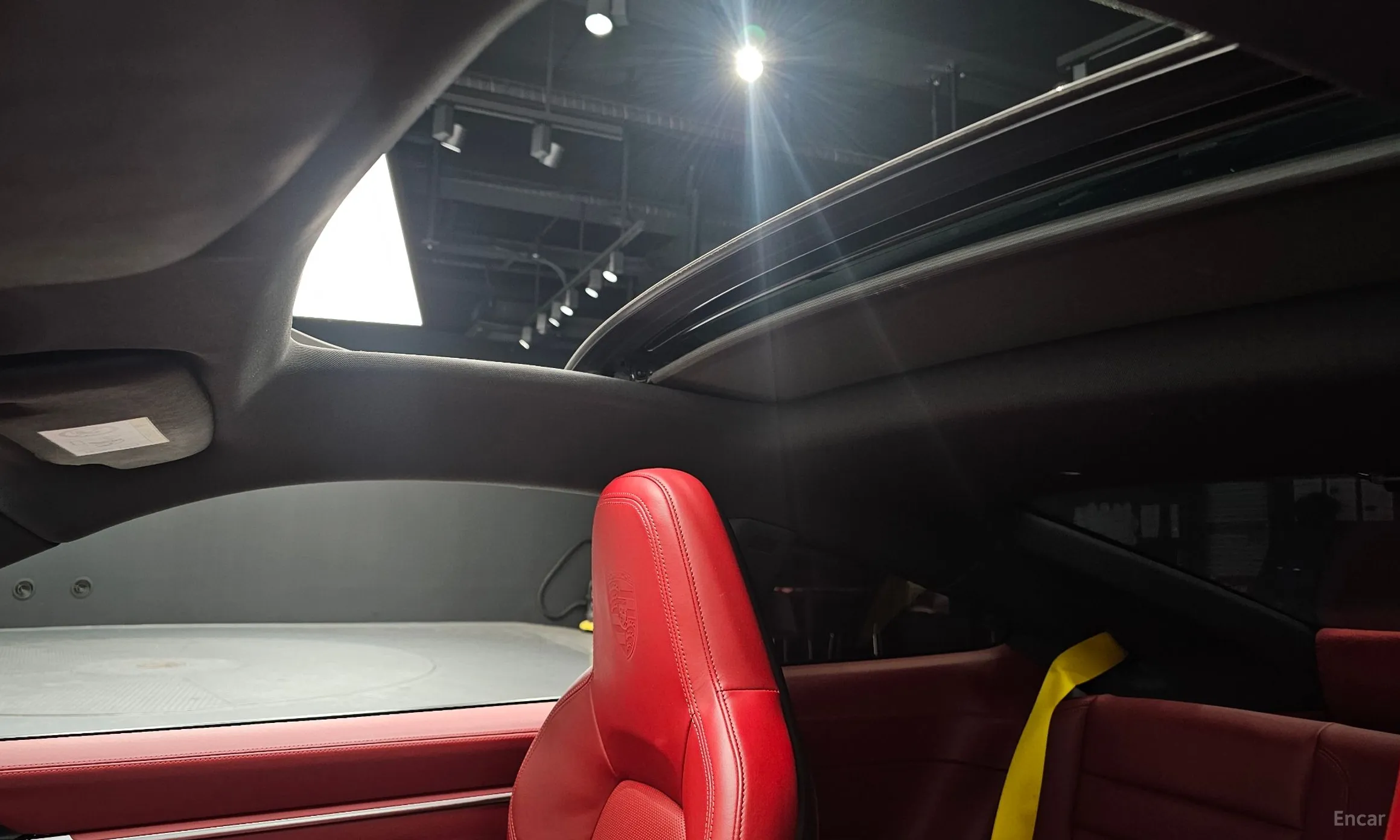 Porsche 911 (992) превью 19