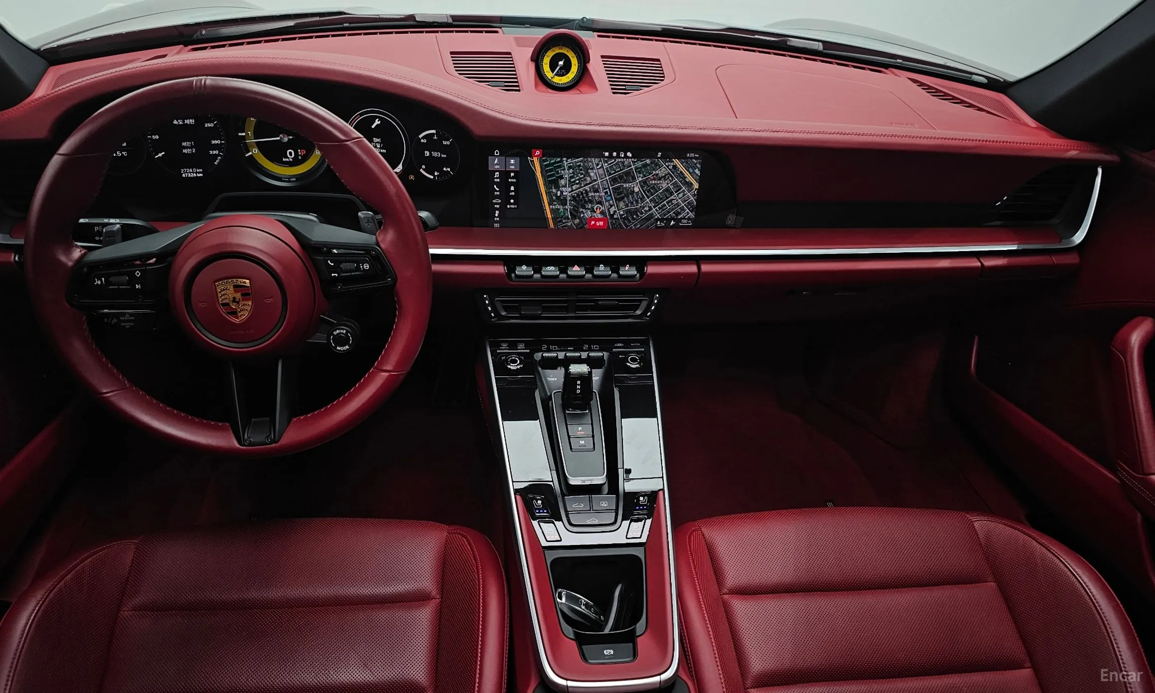 Porsche 911 (992) превью 7