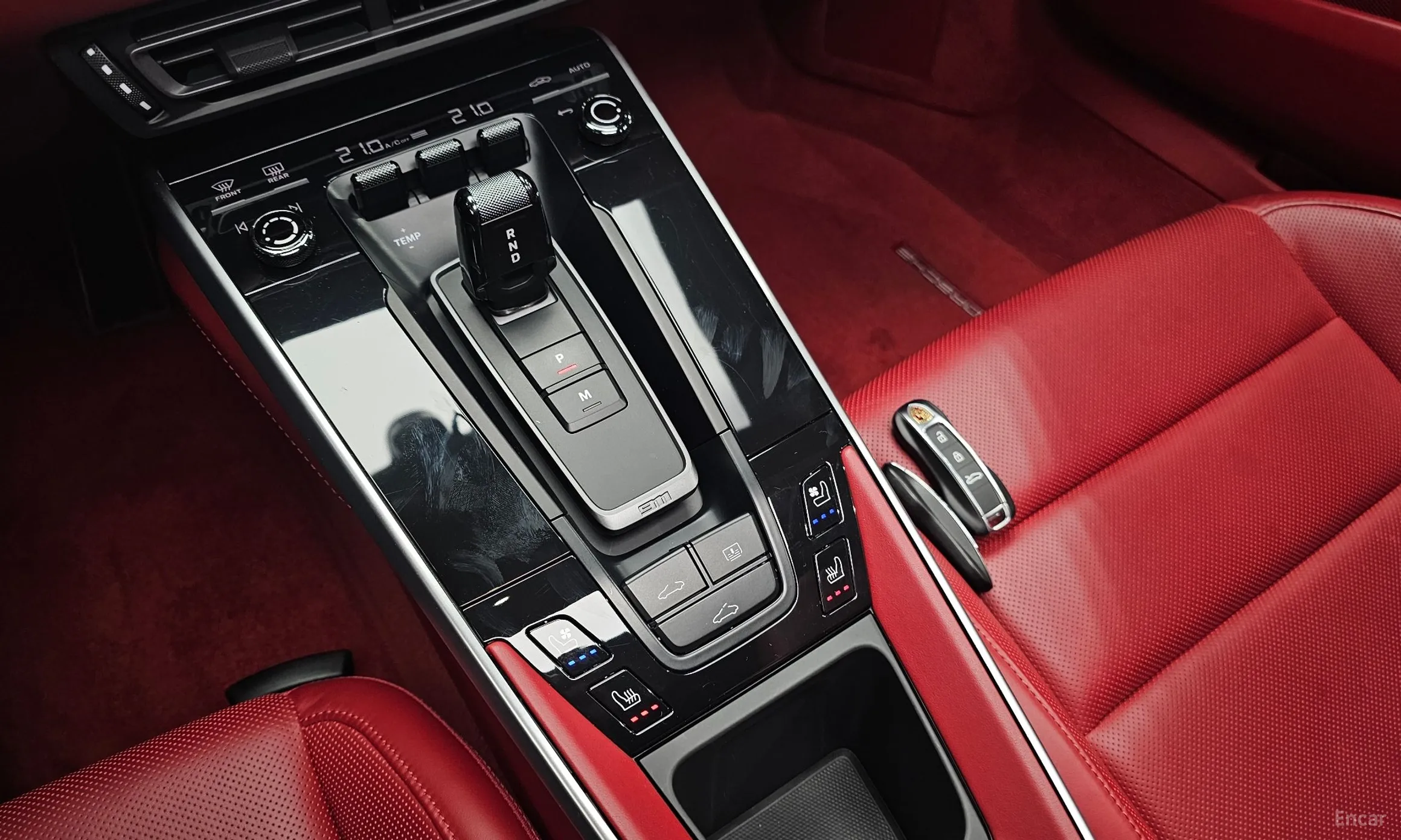 Porsche 911 (992) превью 9