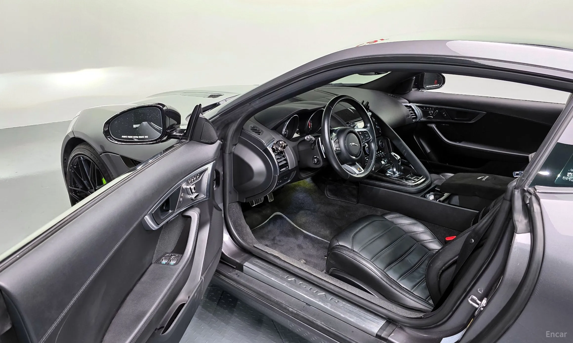 Jaguar F-TYPE превью 11