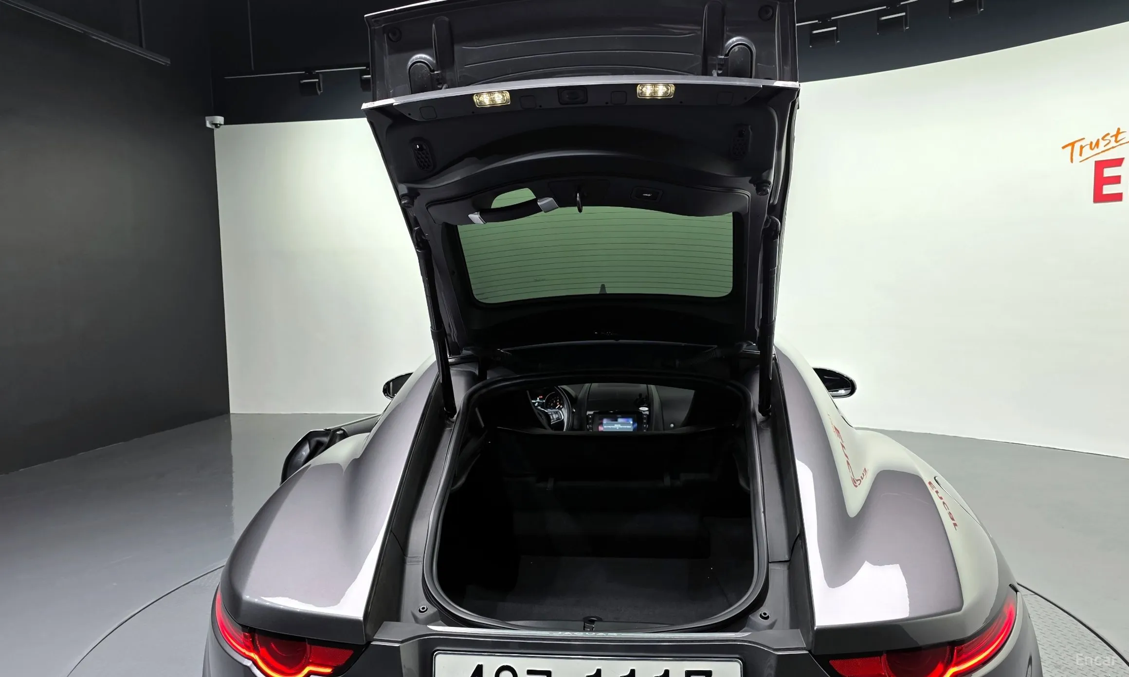 Jaguar F-TYPE превью 20