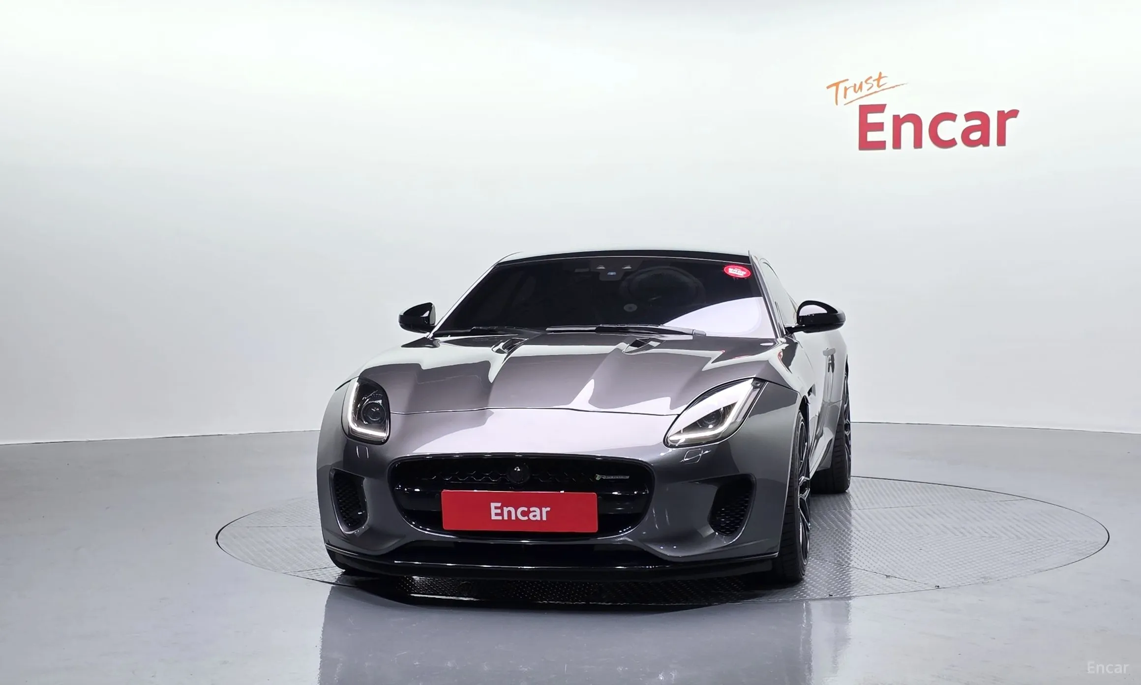 Jaguar F-TYPE превью 3