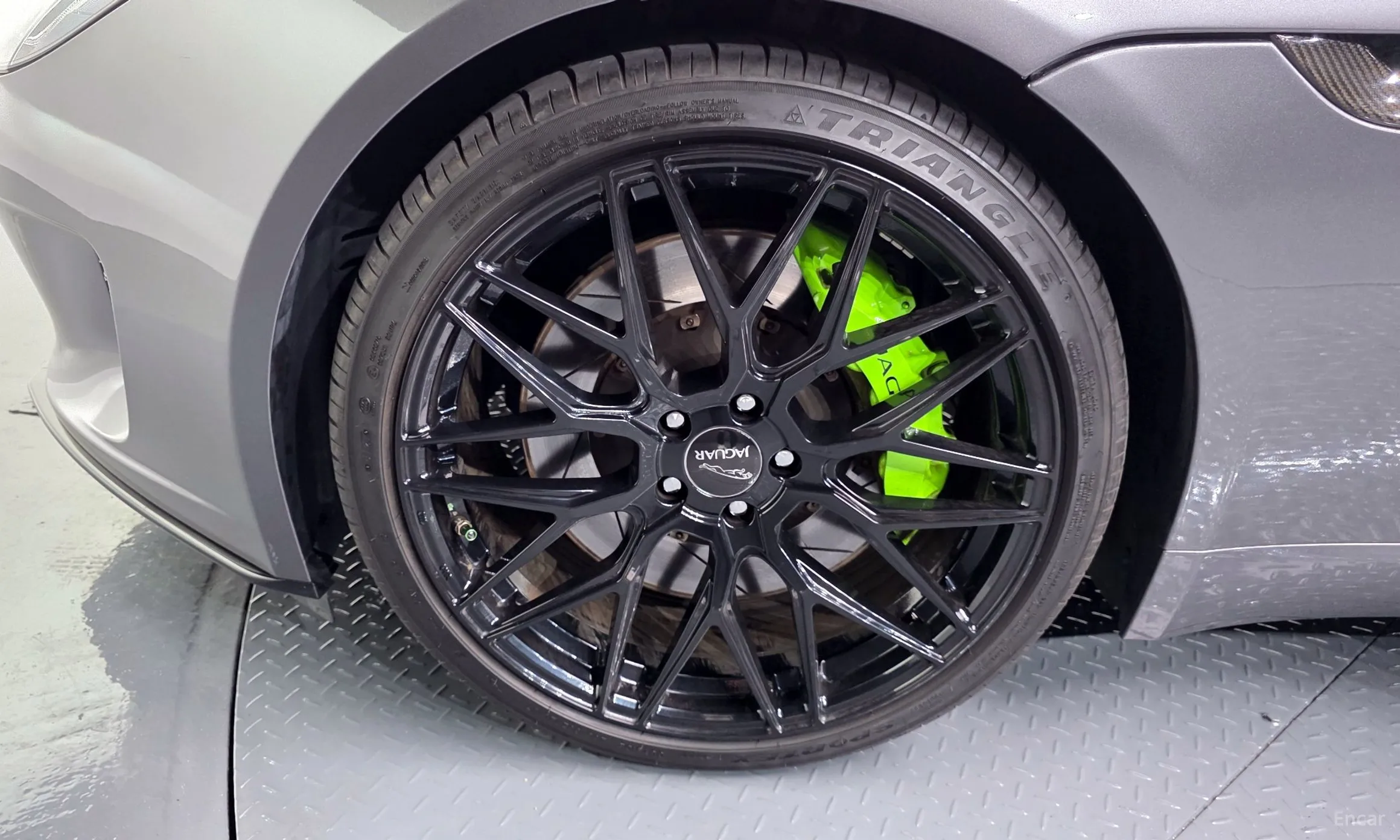 Jaguar F-TYPE превью 5