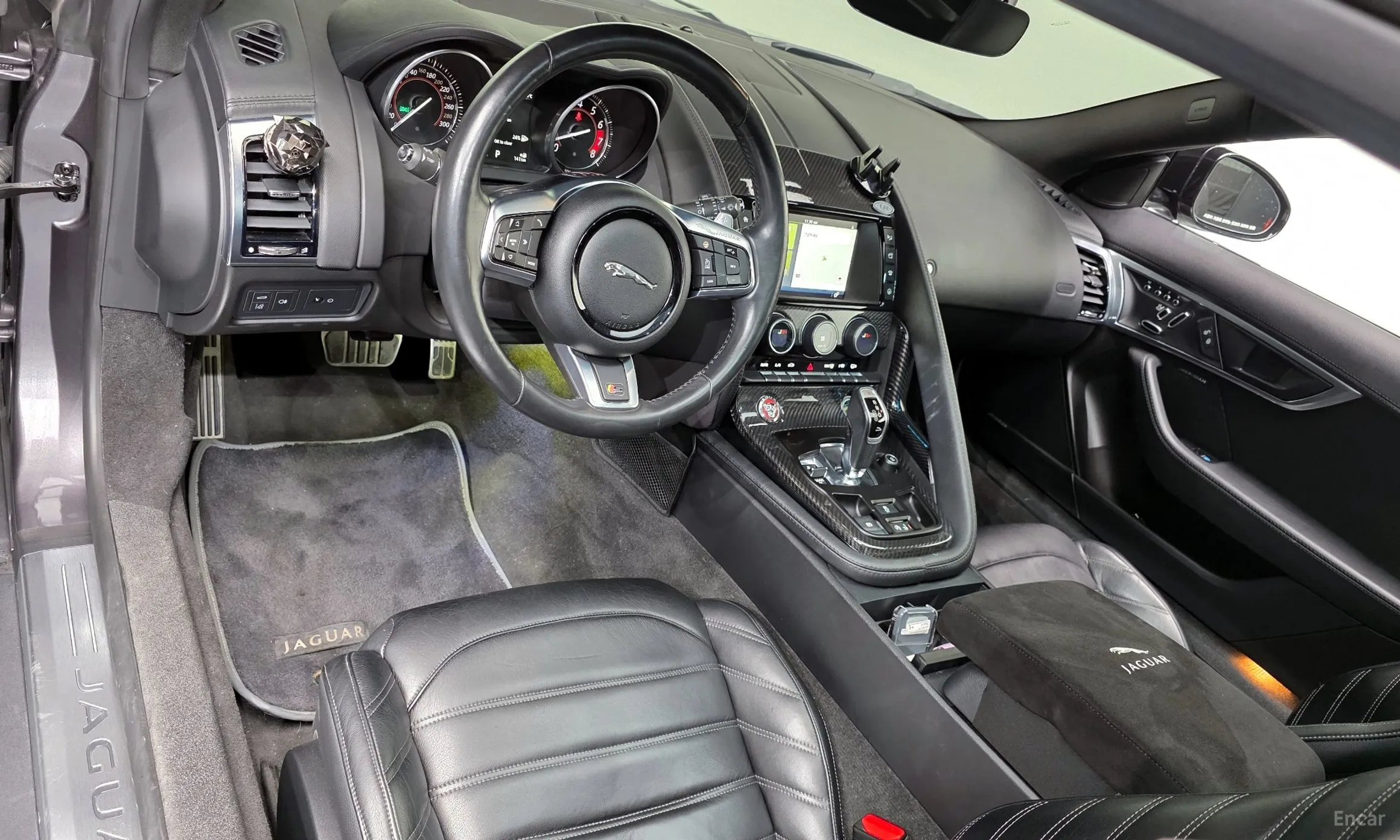 Jaguar F-TYPE превью 7