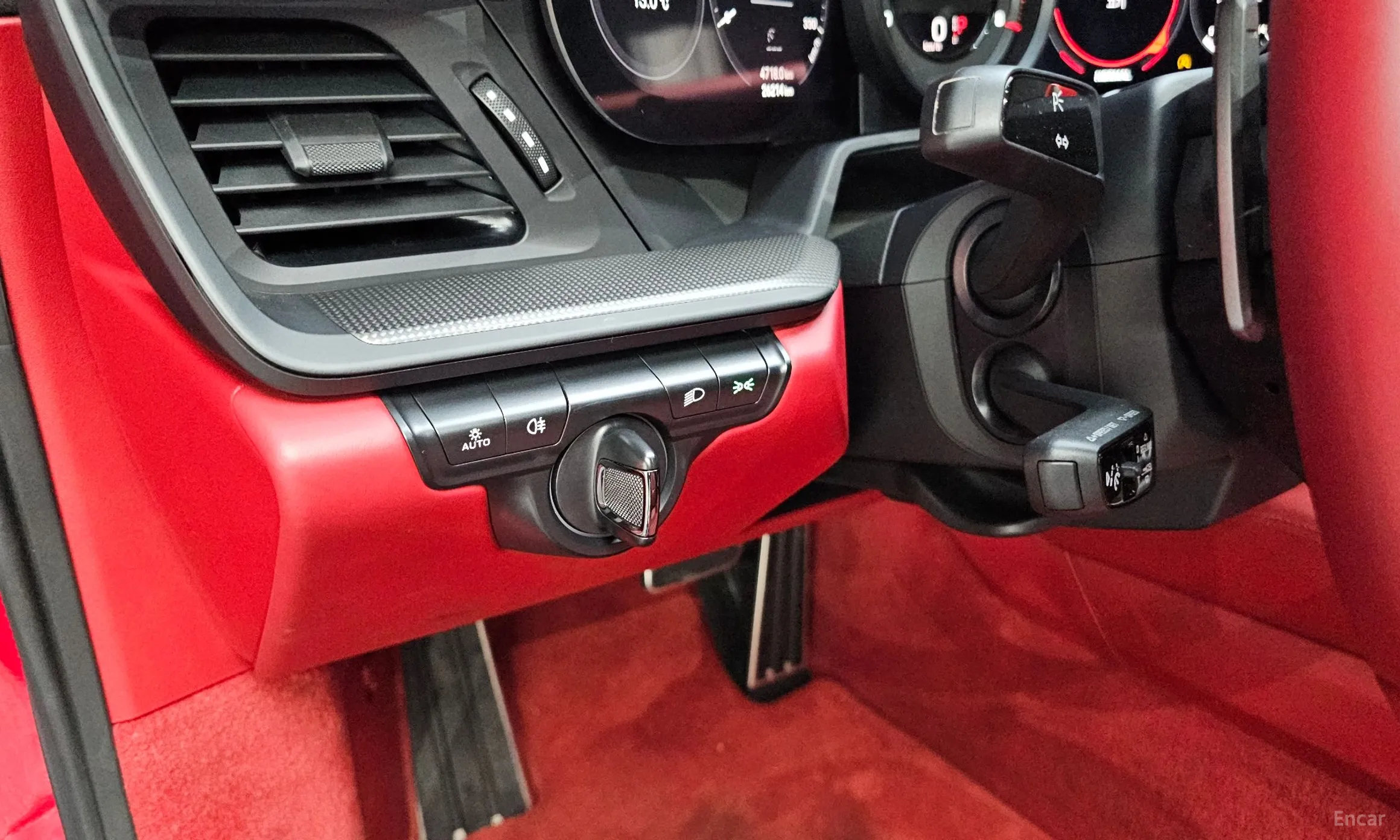 Porsche 911 (992) превью 18