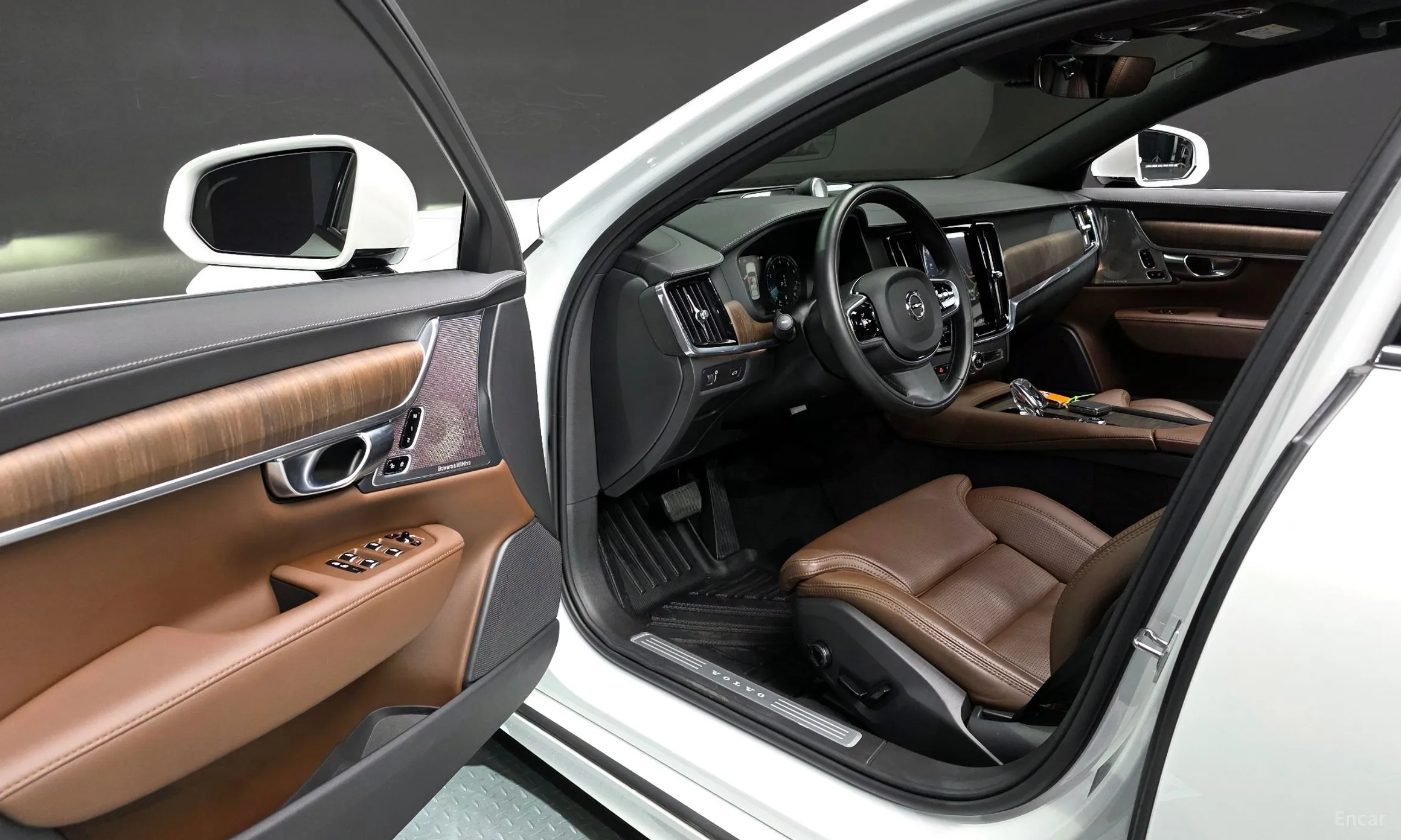 Volvo S90 превью 11