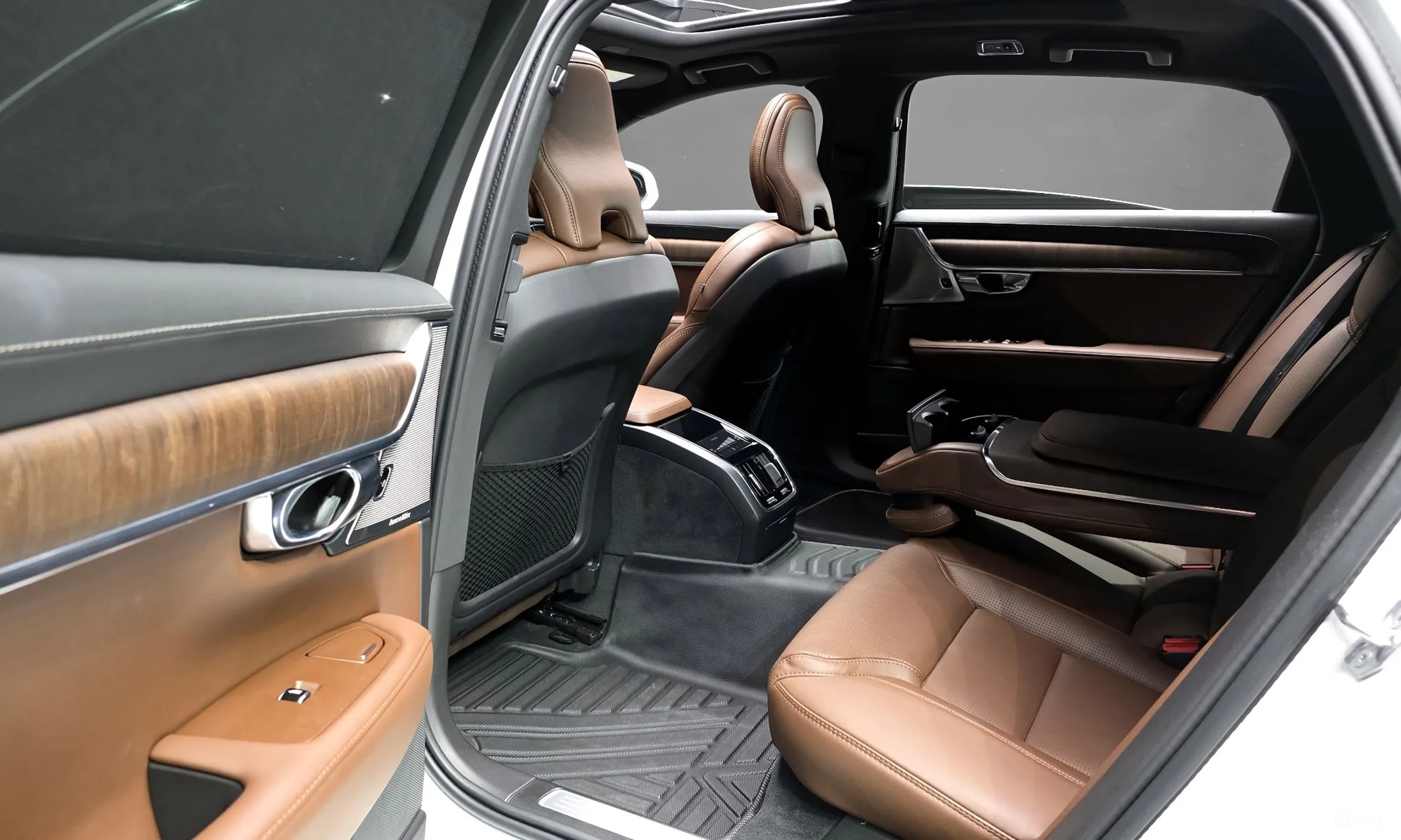 Volvo S90 превью 12